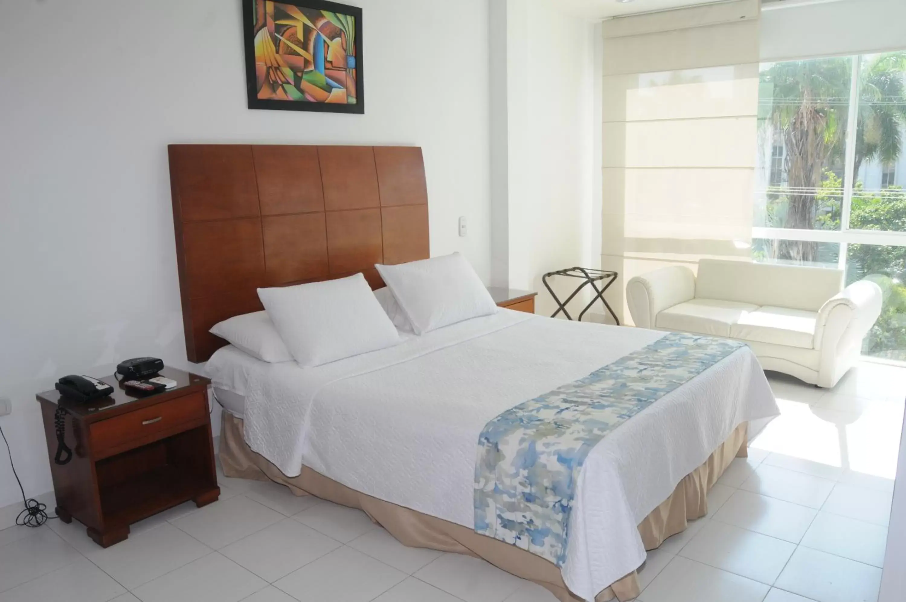 Guests, Bed in Coral Reef Hotel