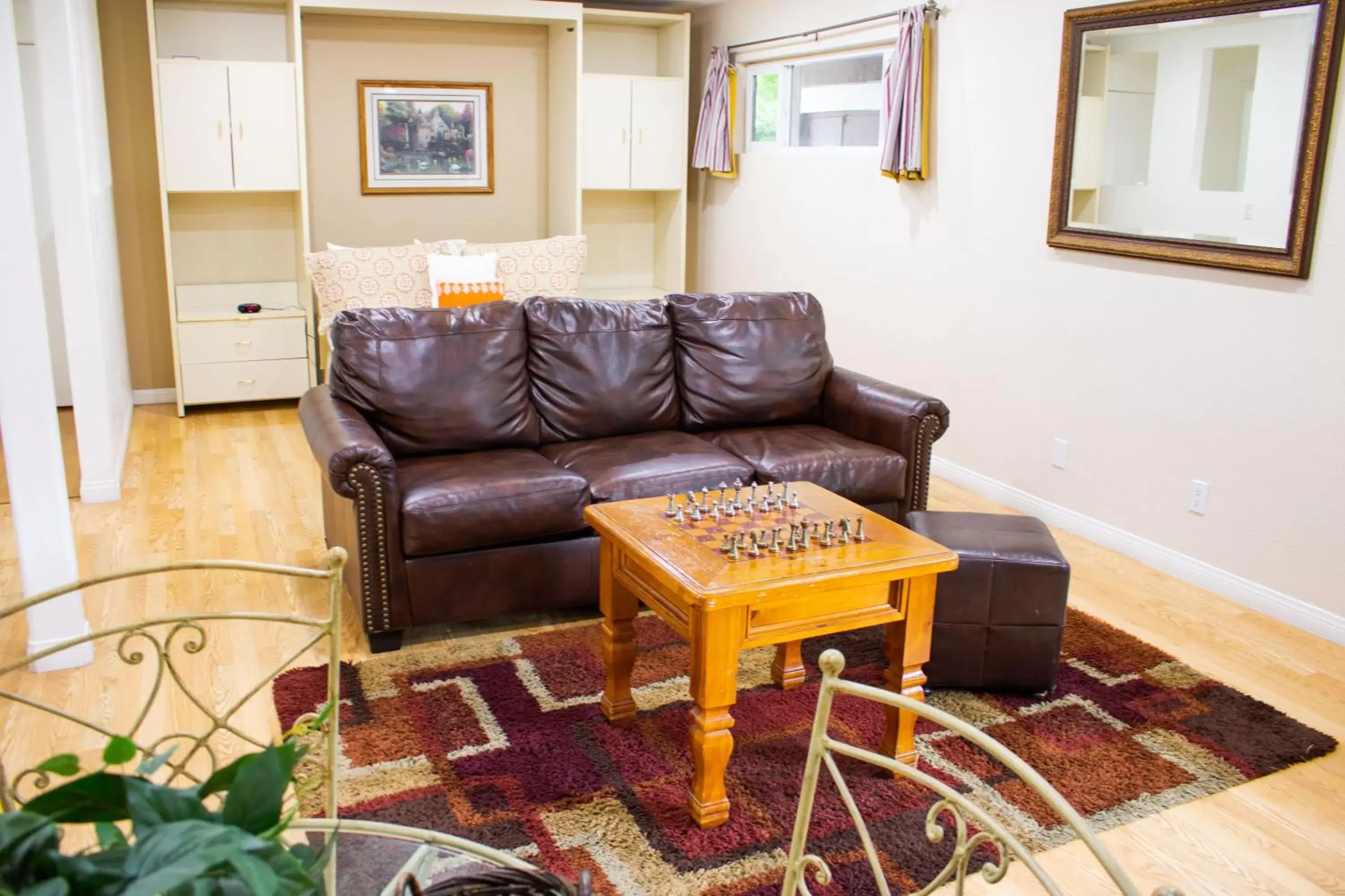 Living room, Seating Area in King Frederik Inn