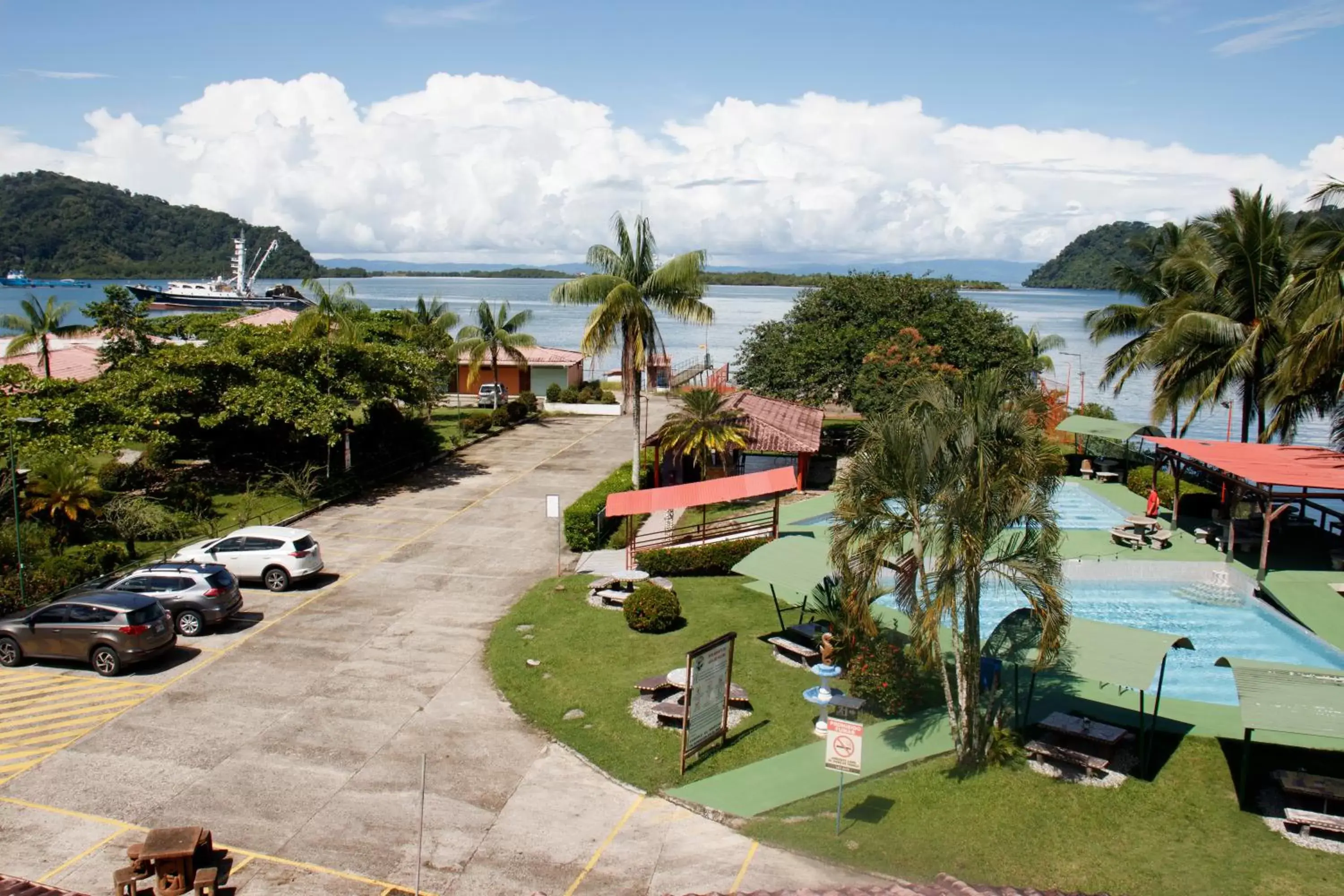 Garden view, Pool View in Hotel Samoa del Sur