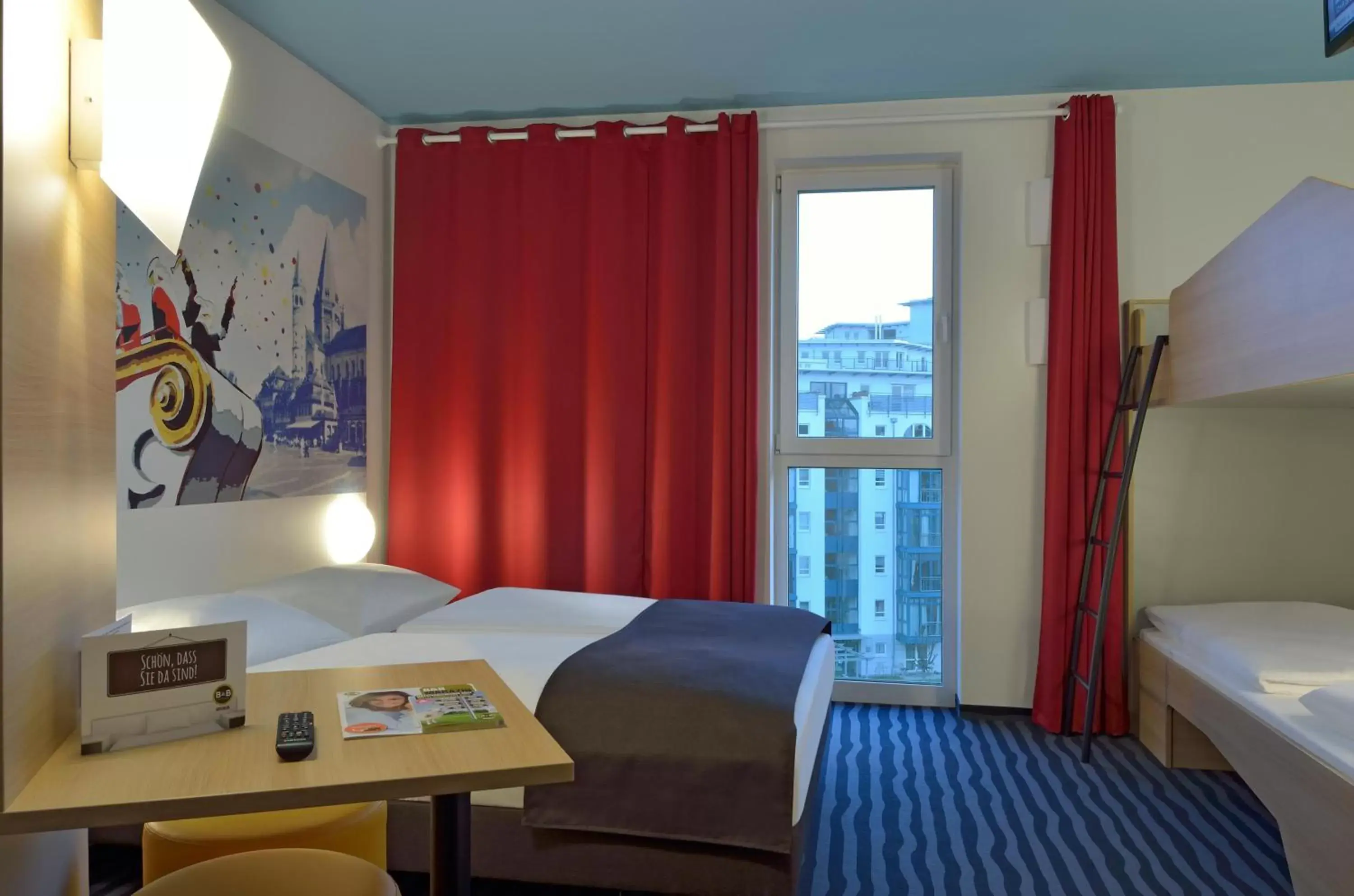 Photo of the whole room, Bed in B&B Hotel Mainz-Hbf