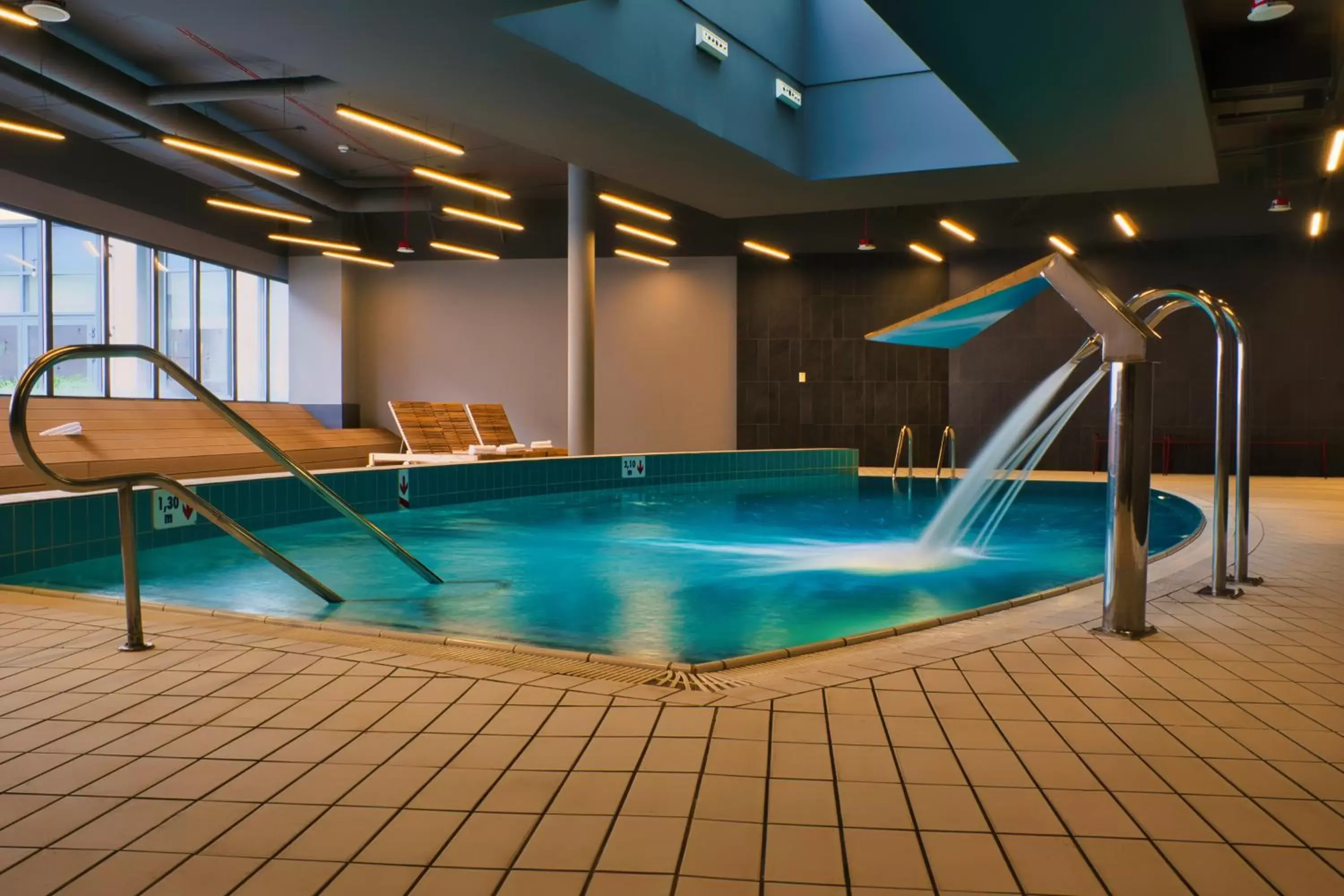 Swimming Pool in Novotel Szczecin Centrum