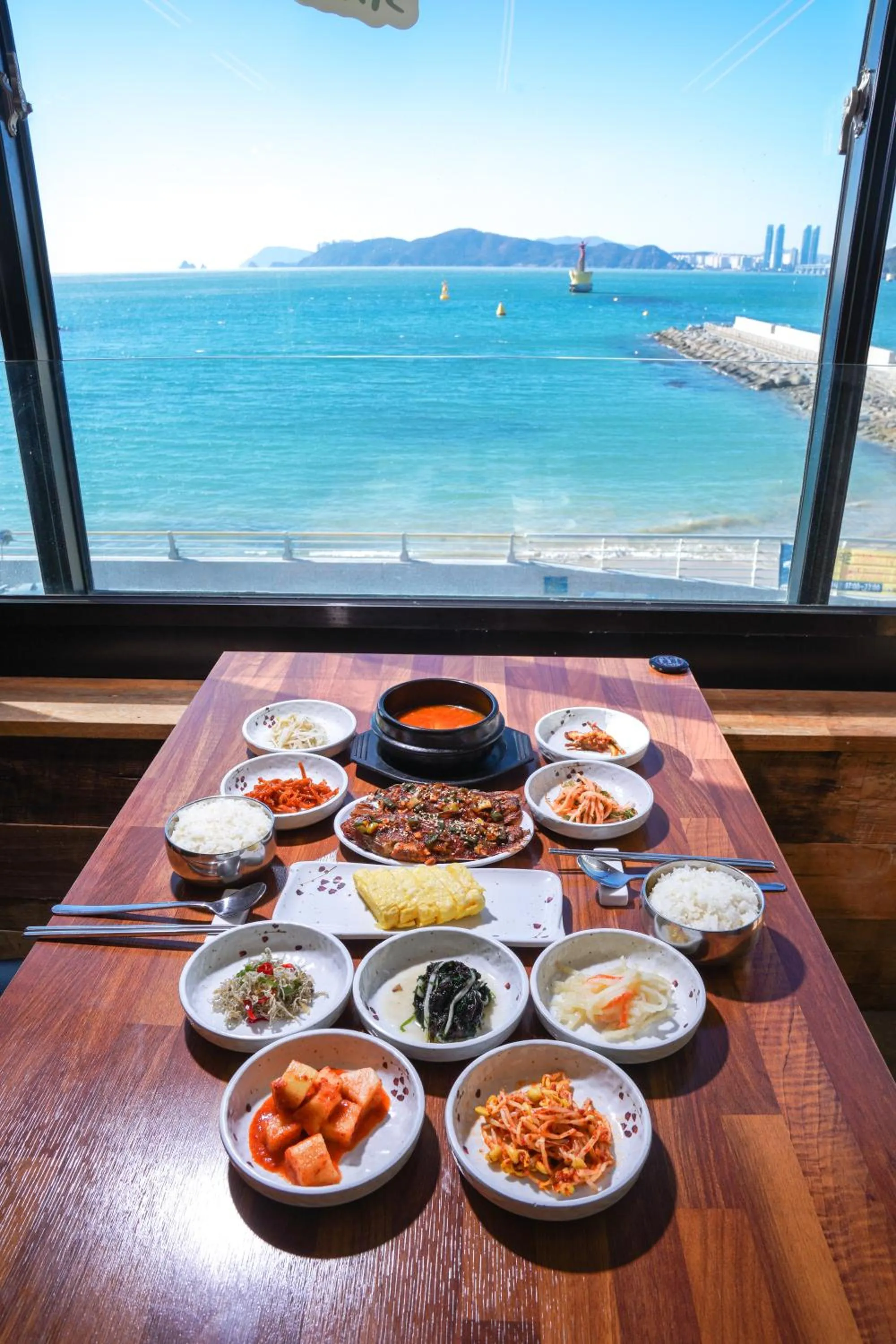 Mipo Oceanside Hotel