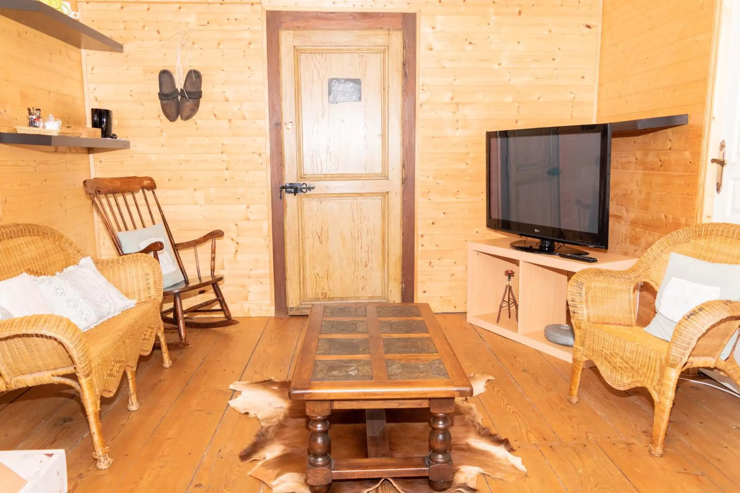 TV and multimedia, Seating Area in La Fée Maison