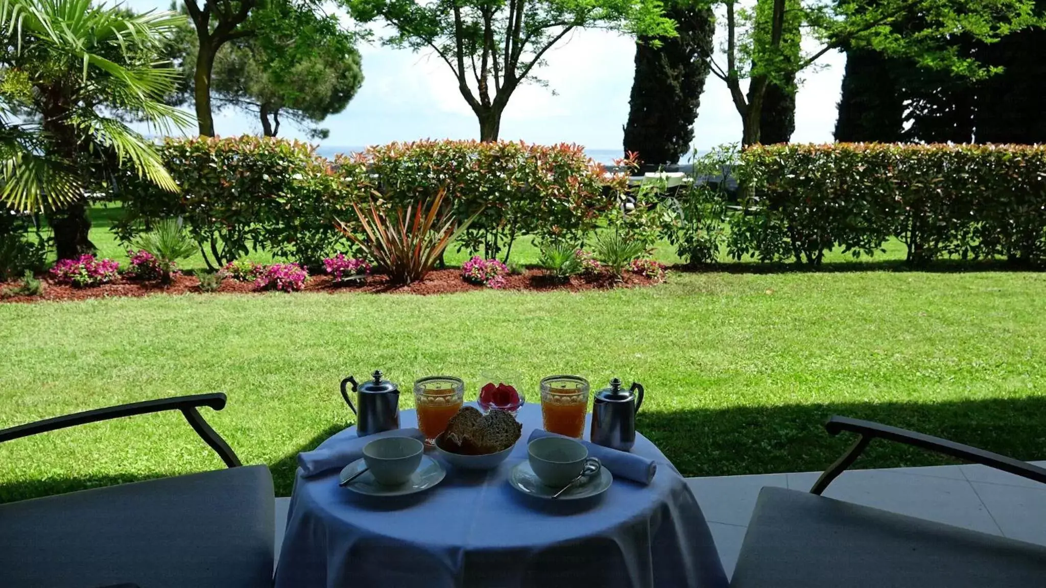 Breakfast in Splendido Bay Luxury Spa Resort