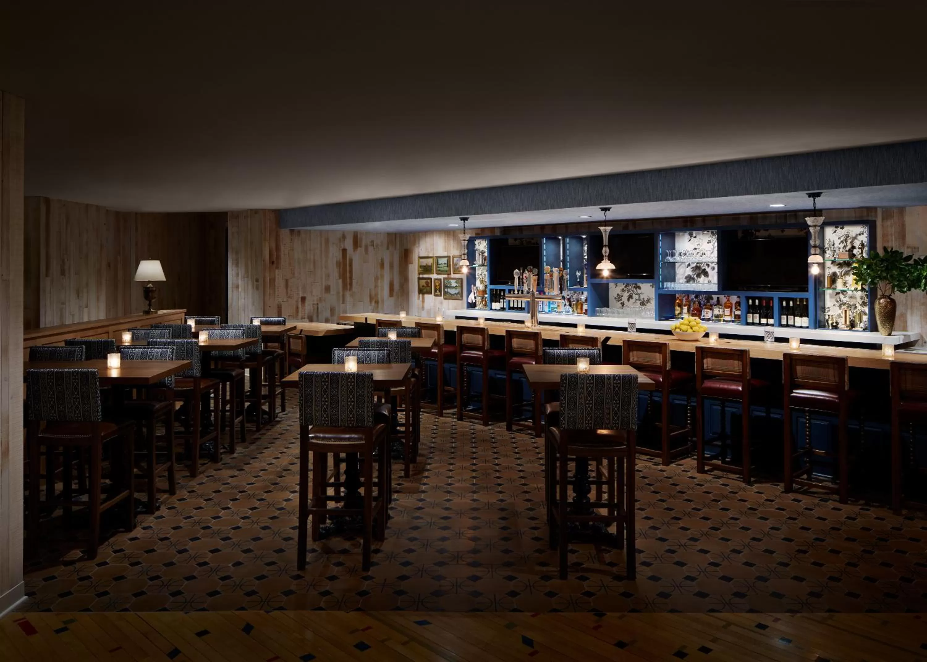 Lounge or bar in Graduate by Hilton Storrs