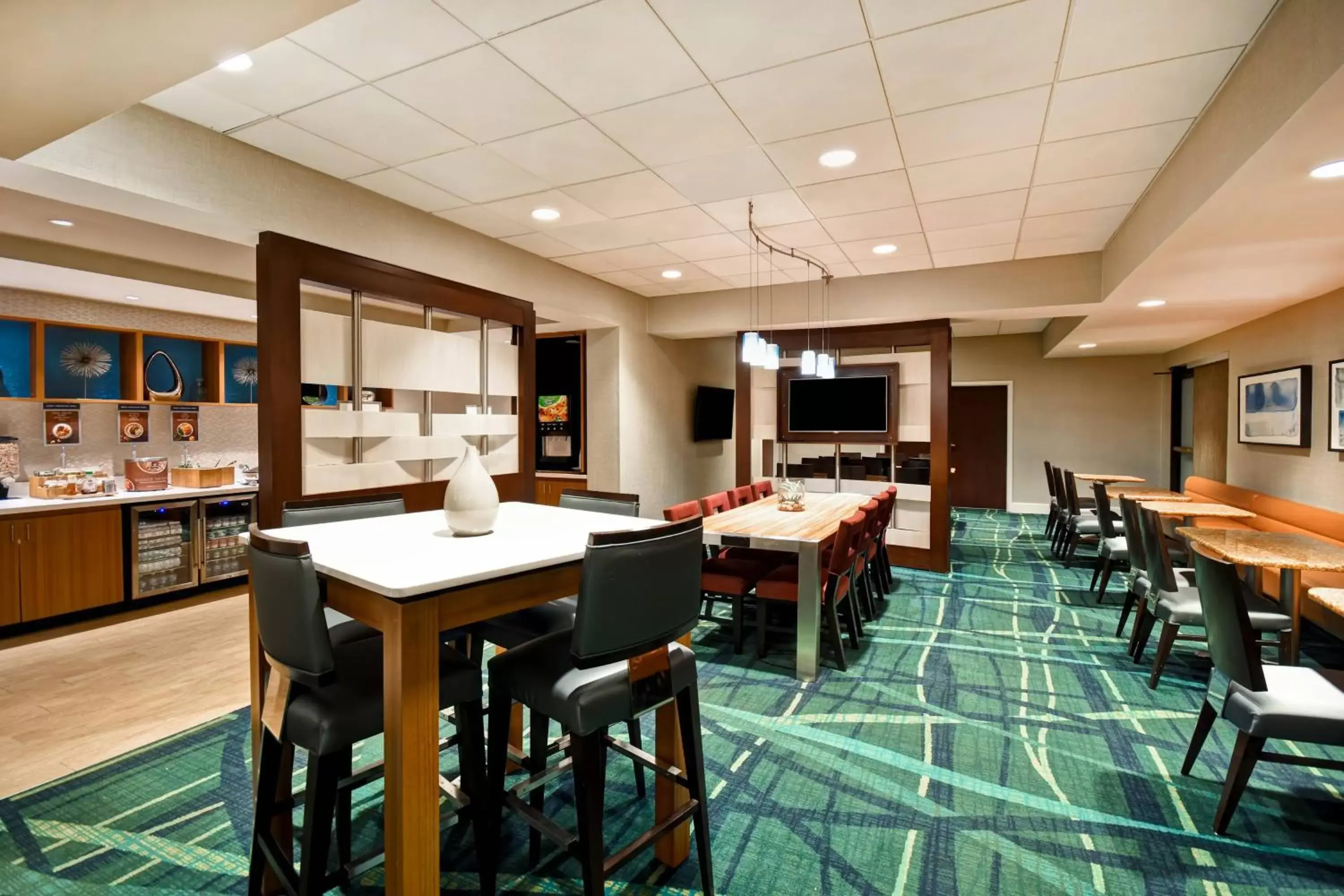 Breakfast, Restaurant/Places to Eat in SpringHill Suites by Marriott Baltimore BWI Airport