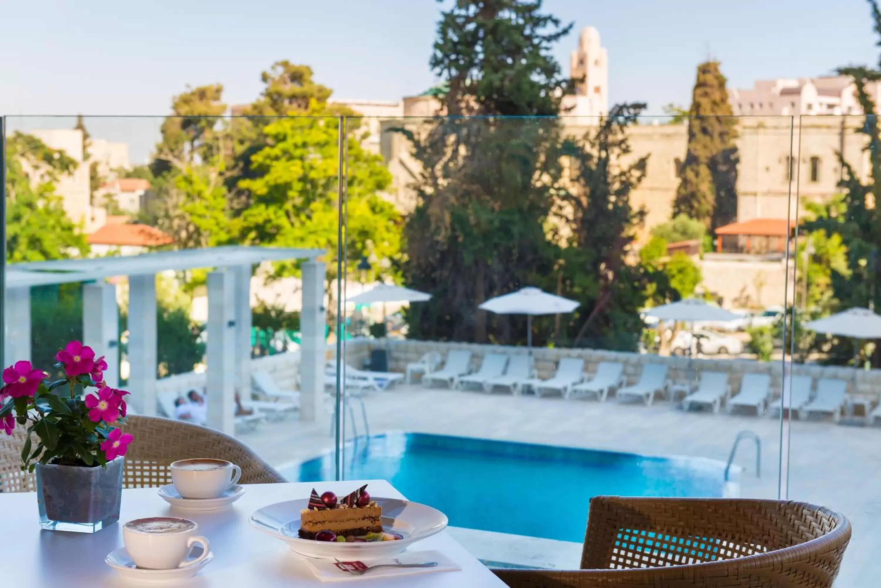 Restaurant/places to eat, Swimming Pool in Leonardo Plaza Hotel Jerusalem