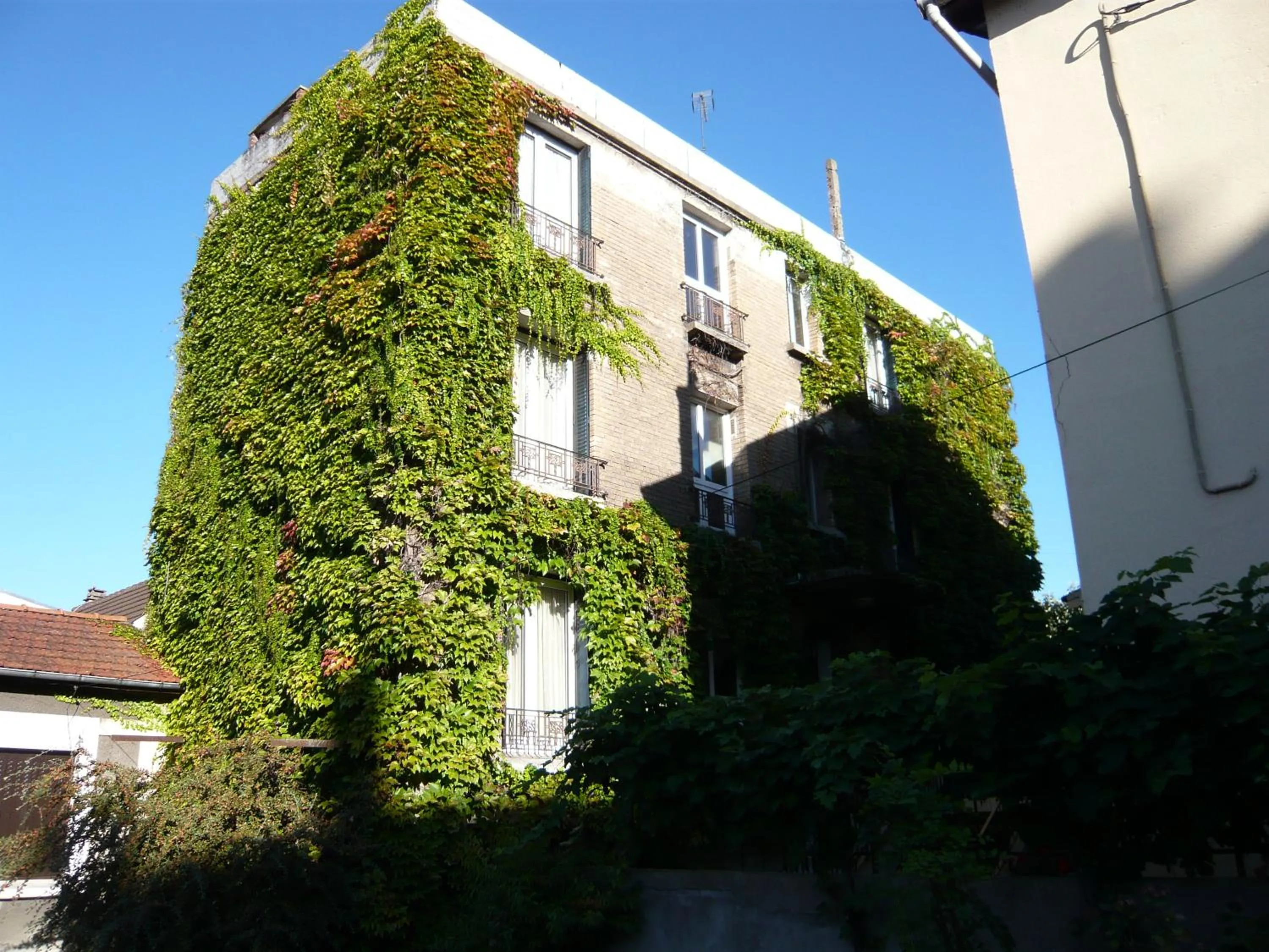 Property building in Cit'Hotel Aéro-Hotel