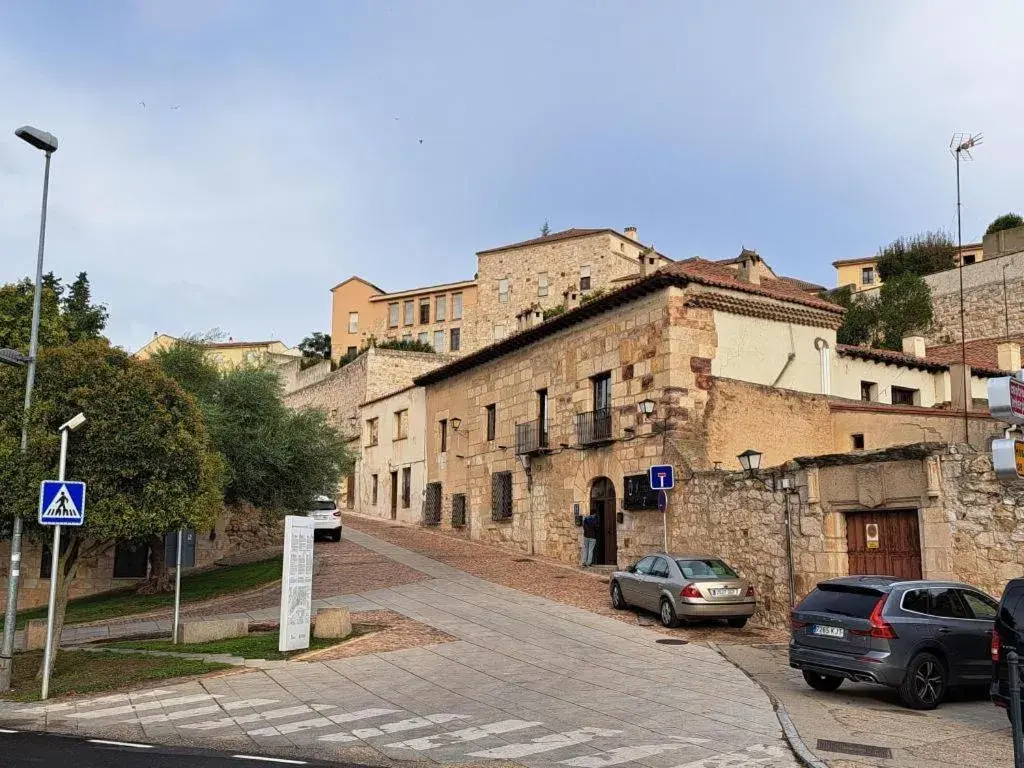 Property Building in Hosteria Real De Zamora