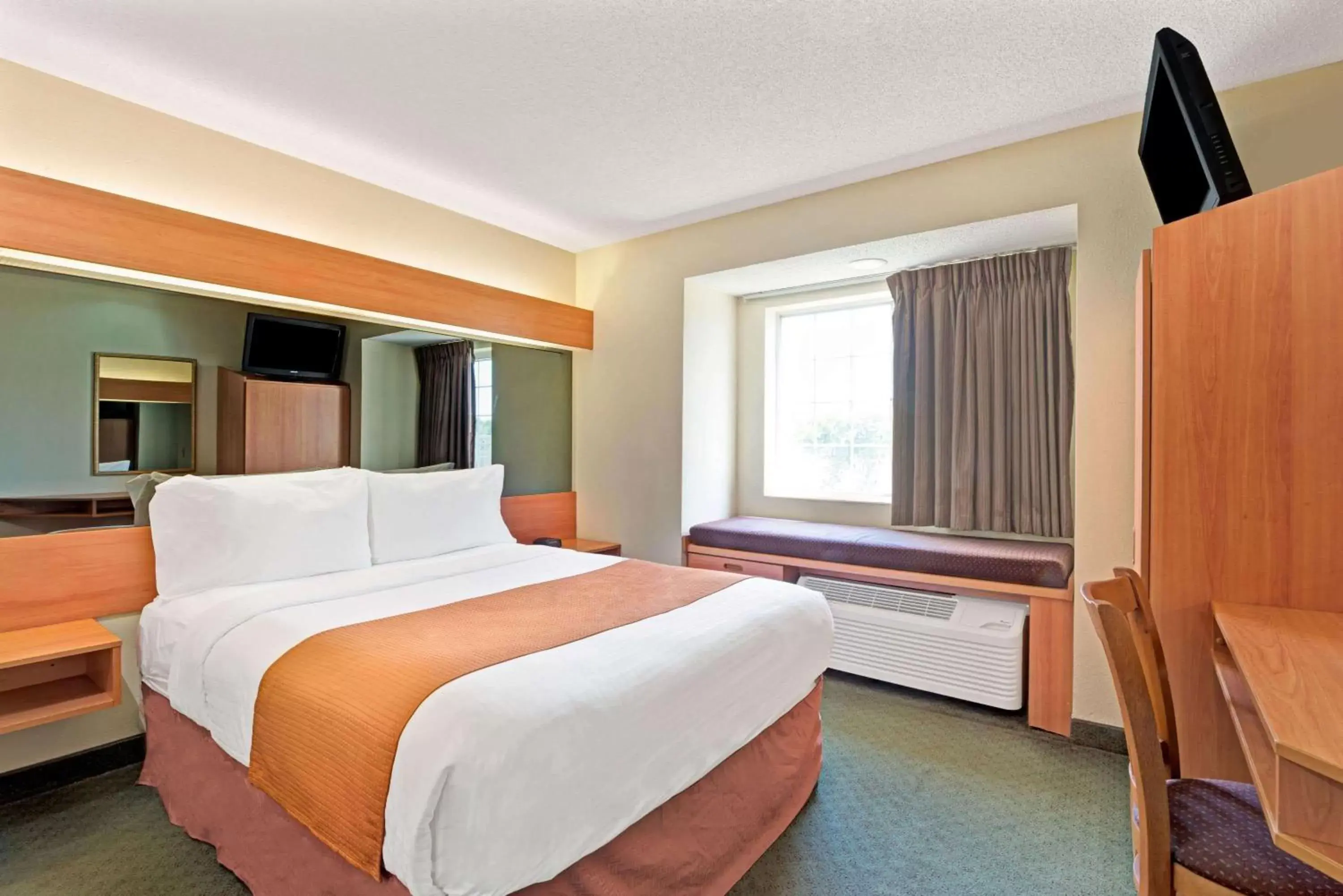 Photo of the whole room, Bed in Microtel Inn and Suites by Wyndham - Cordova