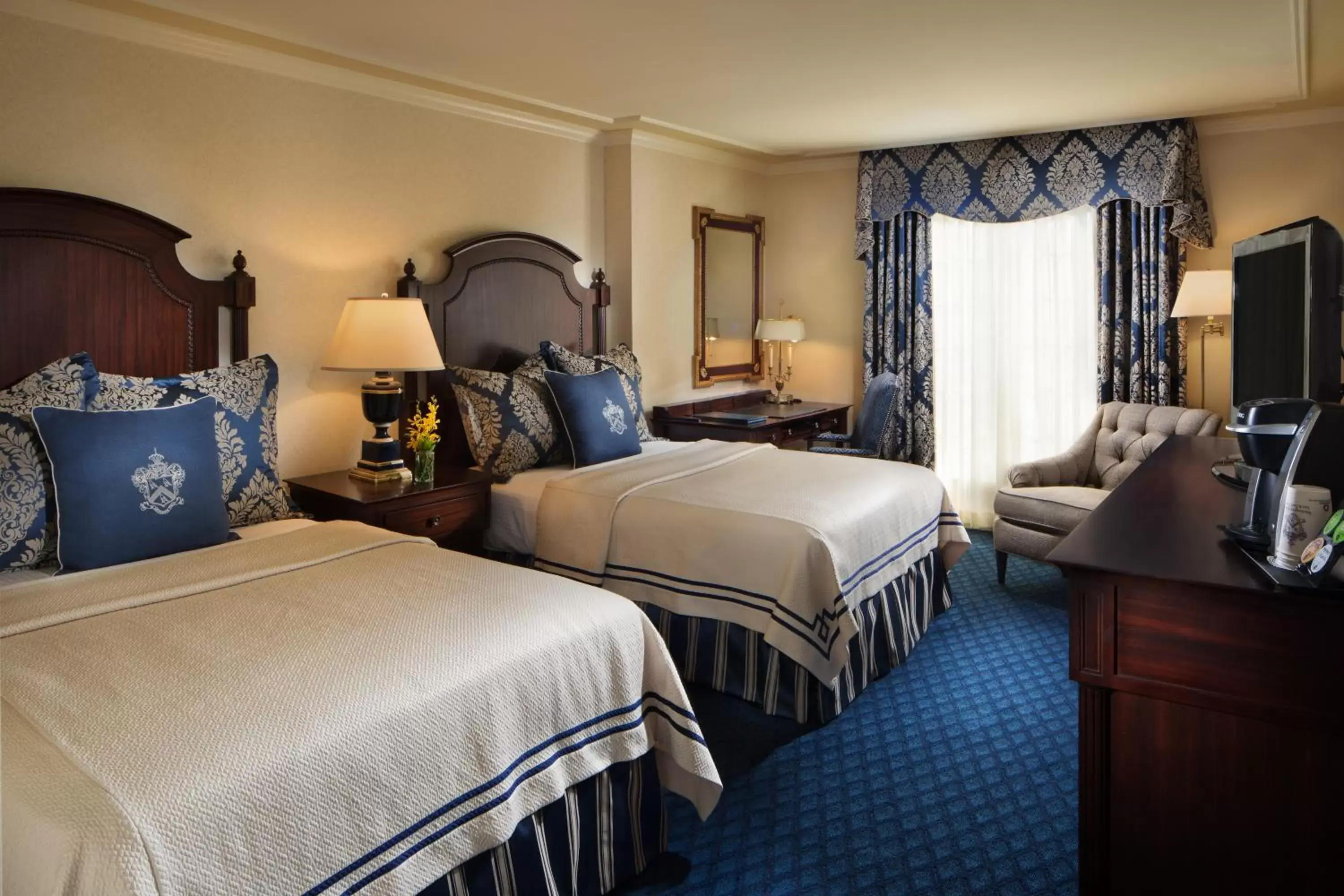 Photo of the whole room, Bed in Washington Duke Inn & Golf Club