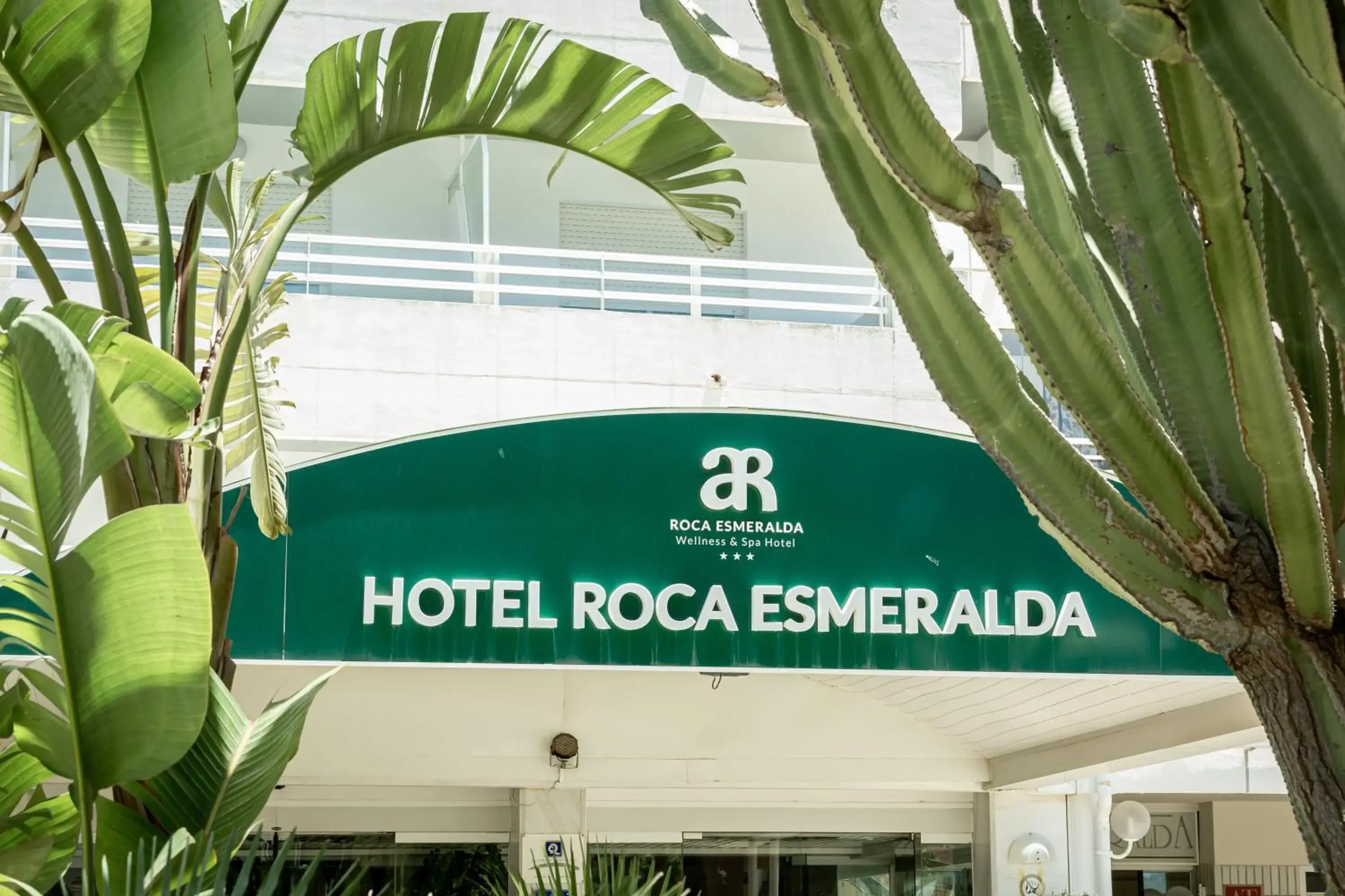 Facade/entrance in AR Roca Esmeralda & Spa Hotel