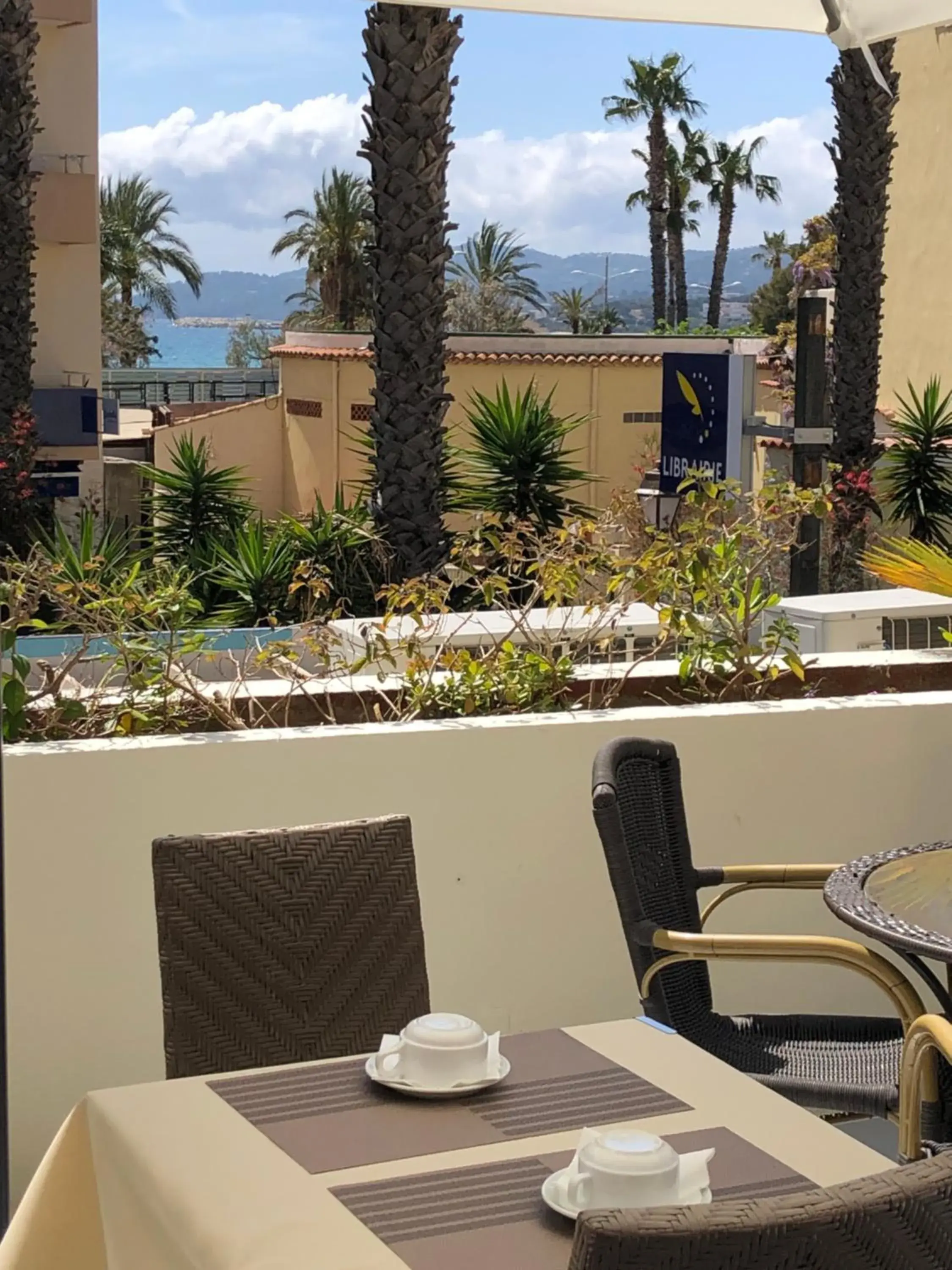 Patio, Balcony/Terrace in Anglade Hotel