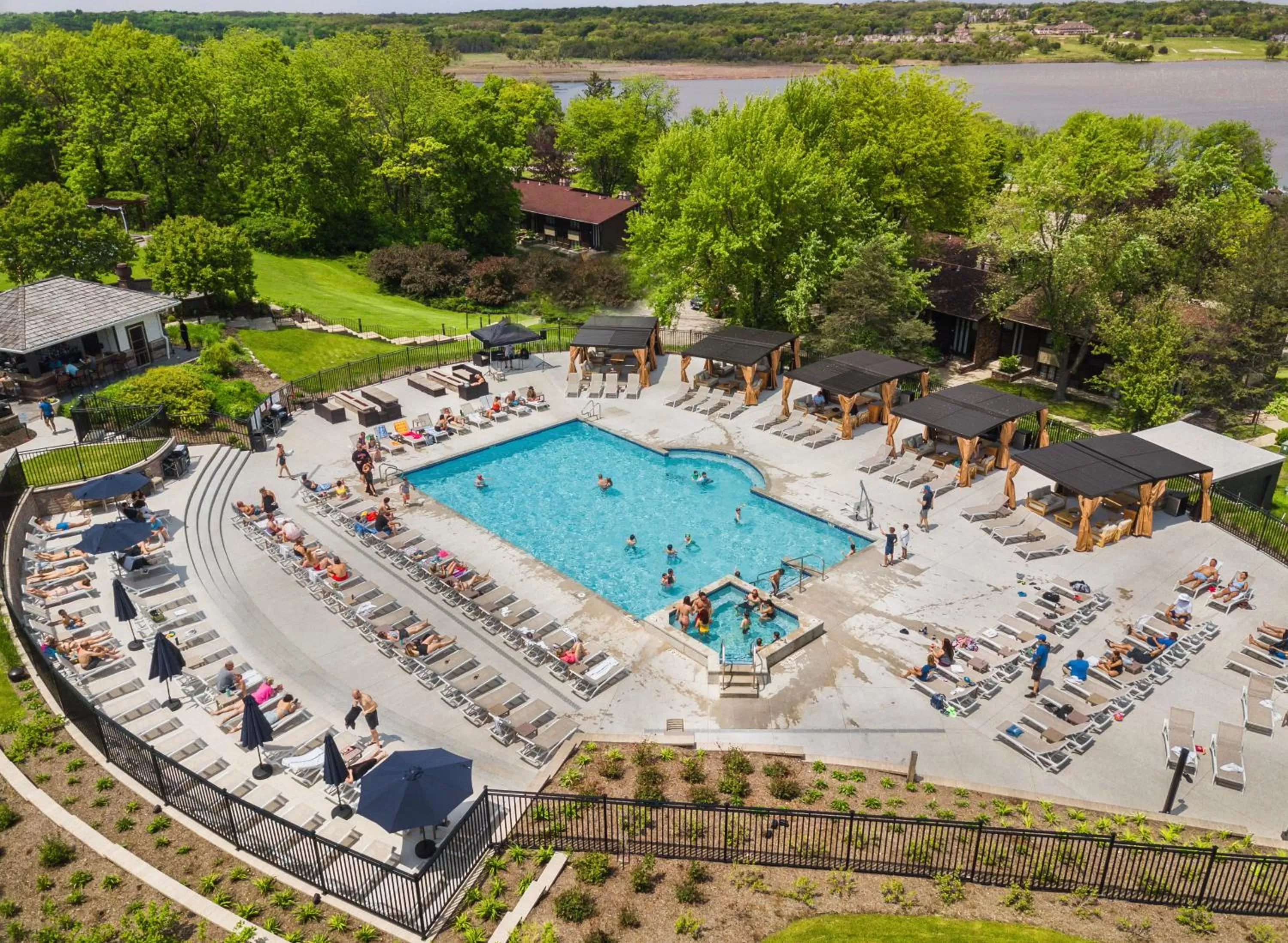 Swimming pool in Destination Geneva National