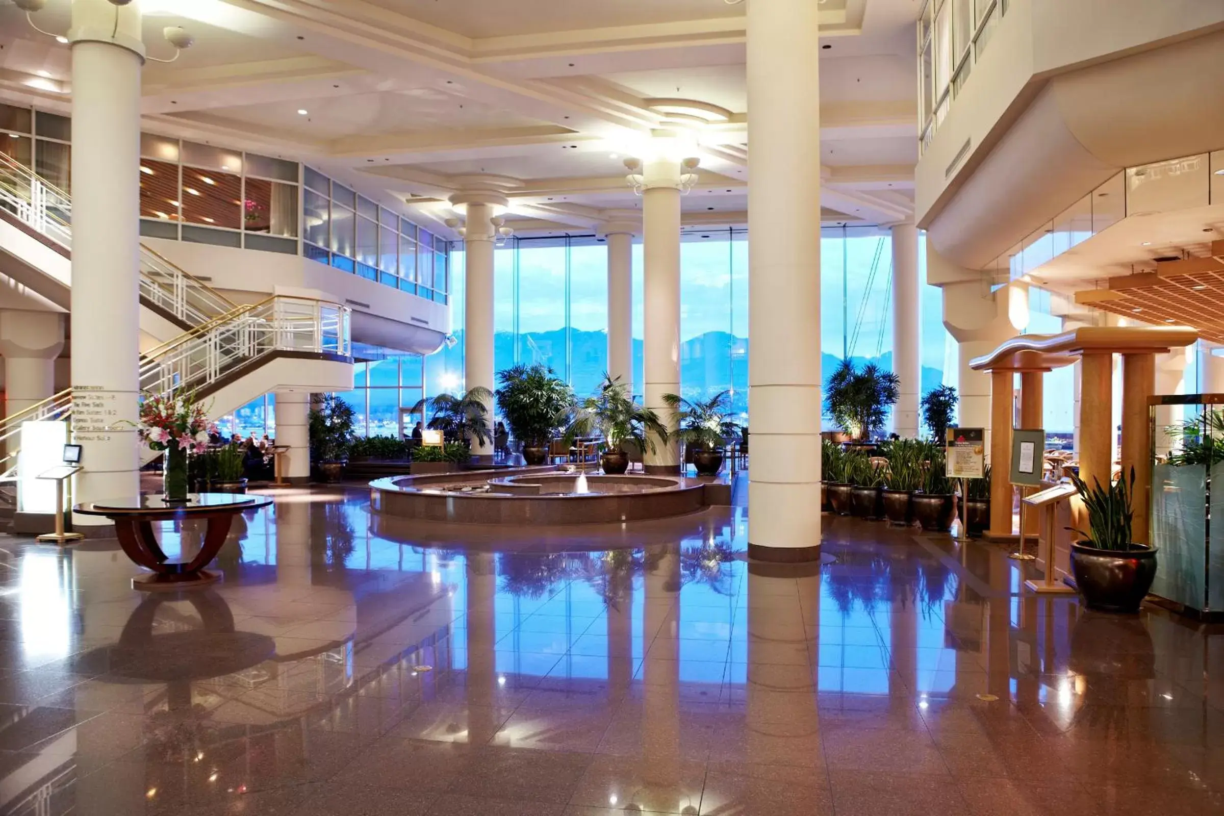 Lobby or reception in Pan Pacific Vancouver