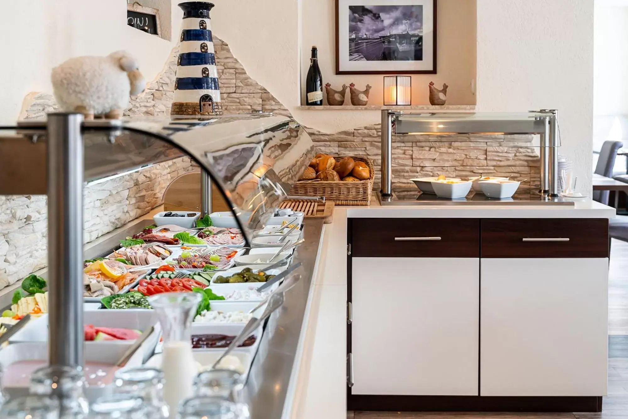 Buffet breakfast, Kitchen/Kitchenette in Hotel Banter Hof