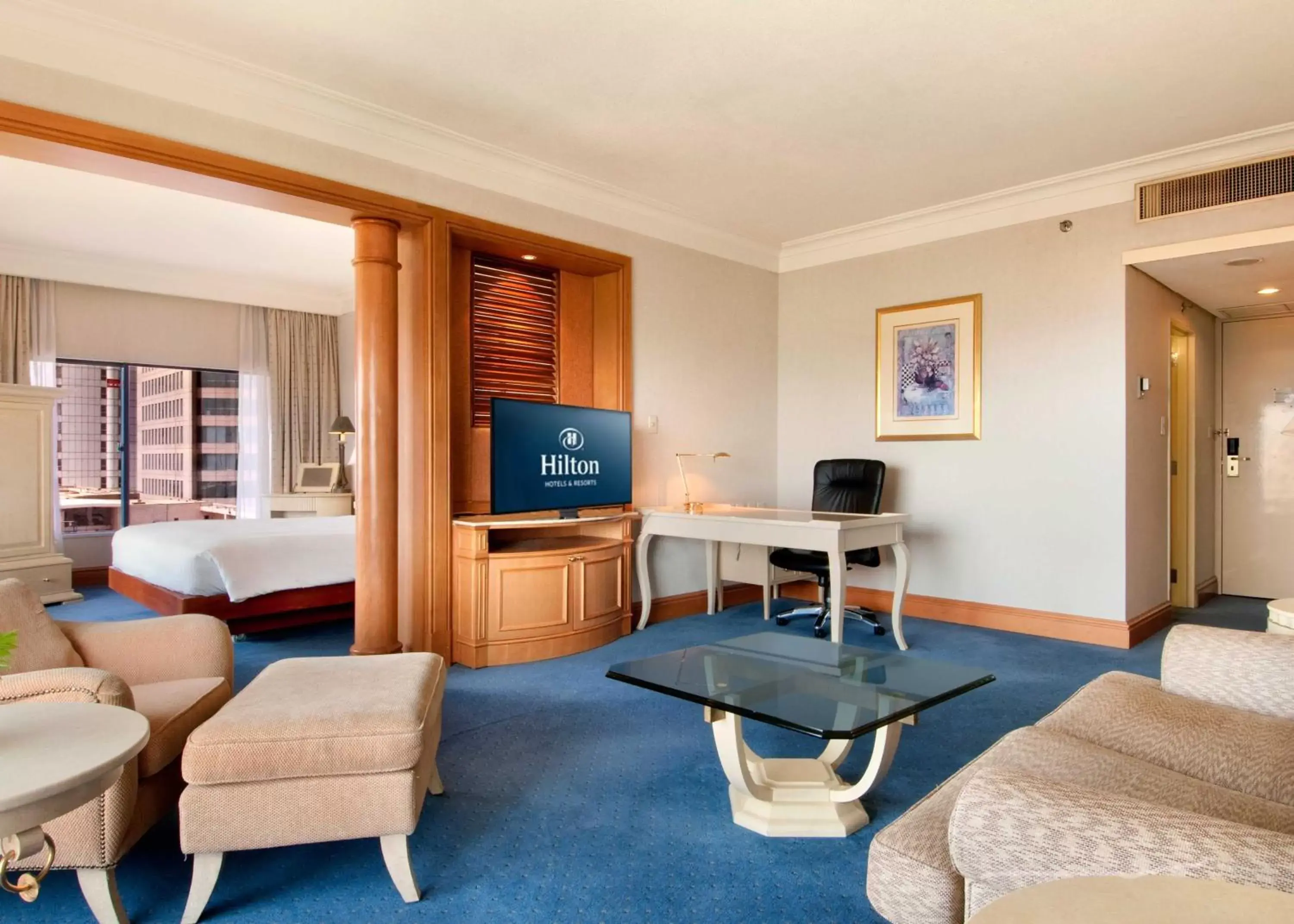 Bedroom, Seating Area in Hilton Colombo Hotel