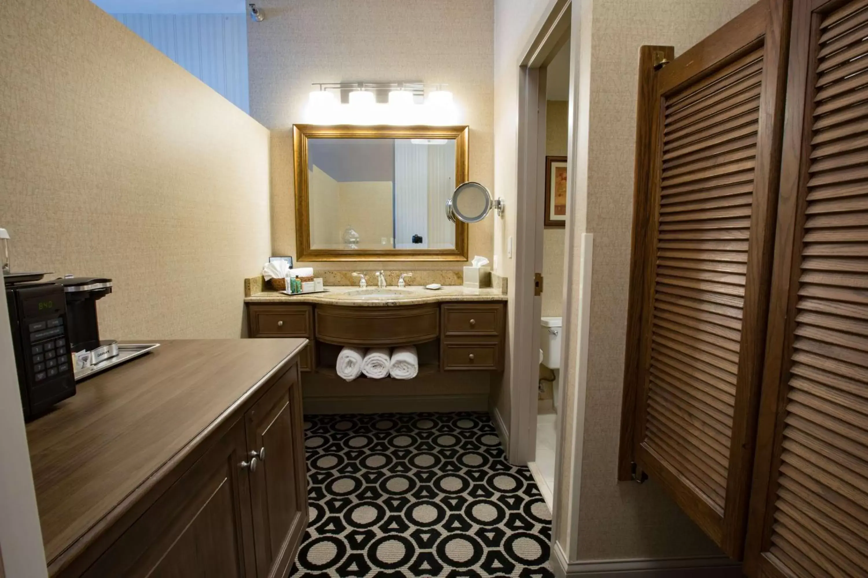 Bathroom in Hilton Chicago/Northbrook