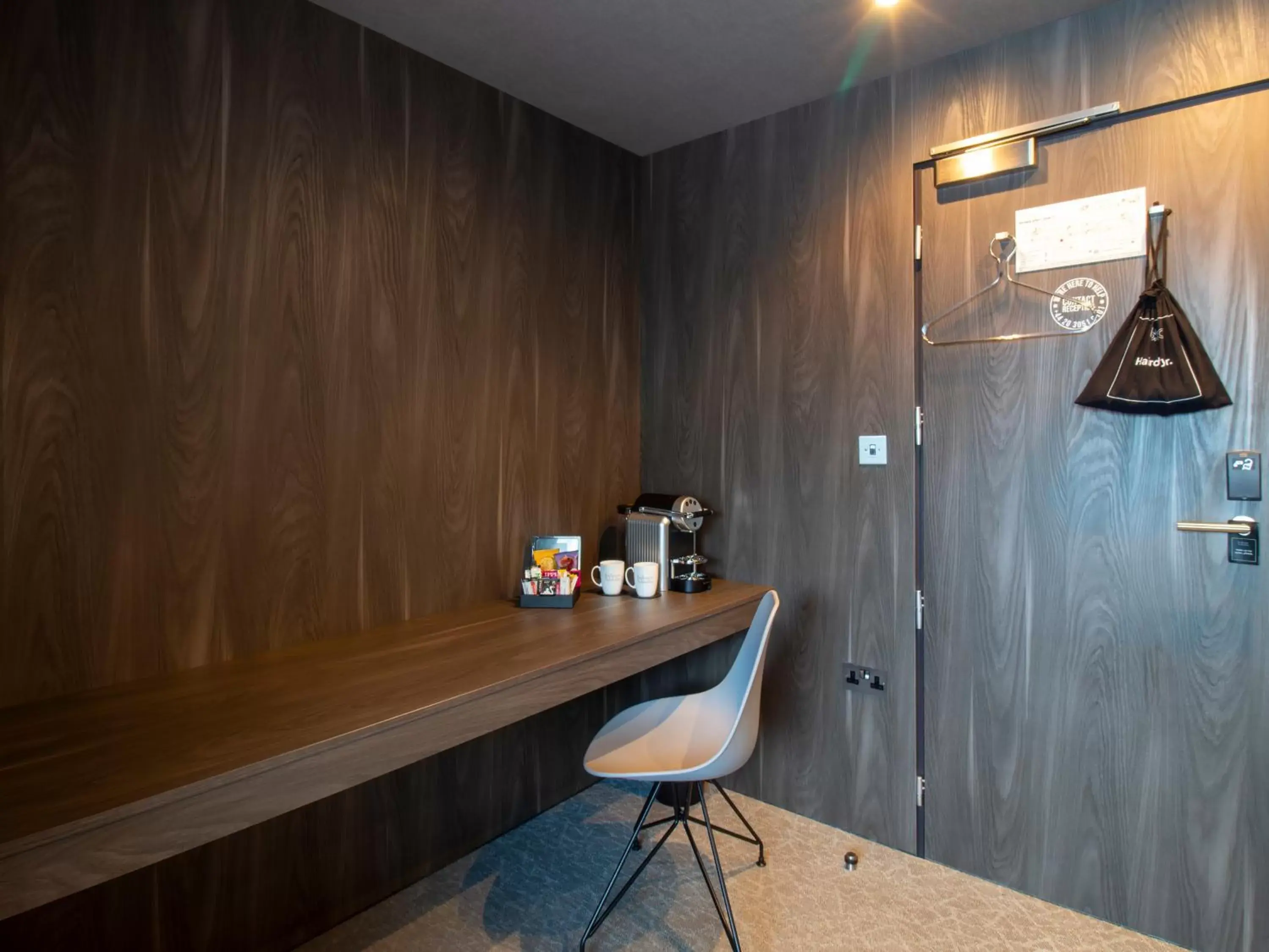 Coffee/tea facilities in Bloc Hotel London Gatwick Airport