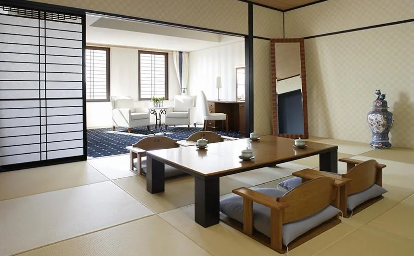 Japanese-Style Room with Habor View - Non-Smoking in Luke Plaza Hotel