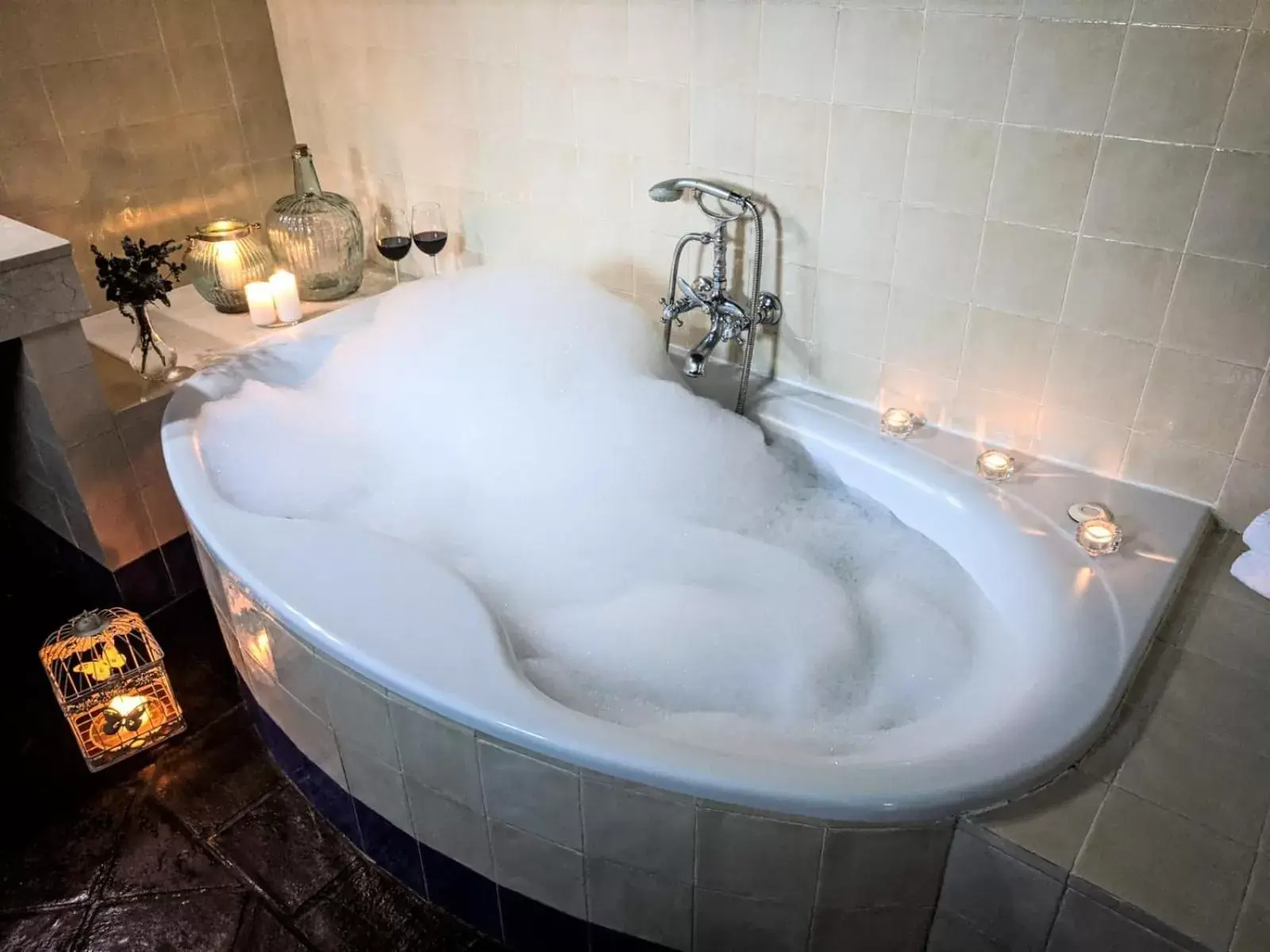 Hot Tub, Bathroom in La Fuente del Sol Hotel & Spa