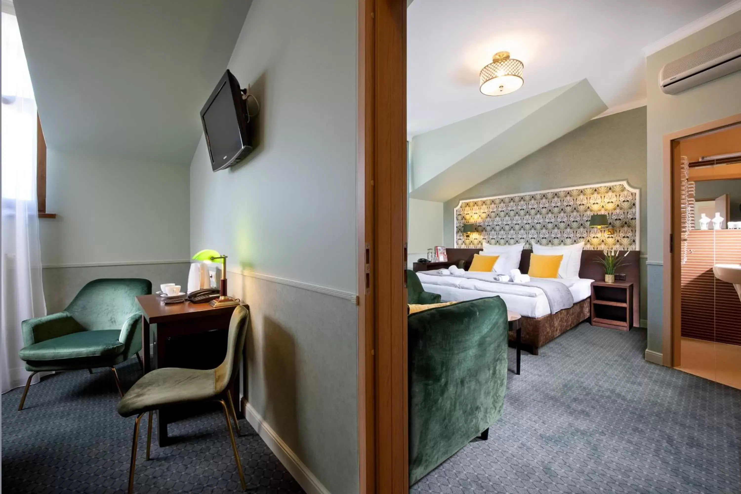 Photo of the whole room, Bed in Amber Boutique Hotels - Hotel Amber Photo of the whole room, Bed in Amber Boutique Hotels - Hotel Amber