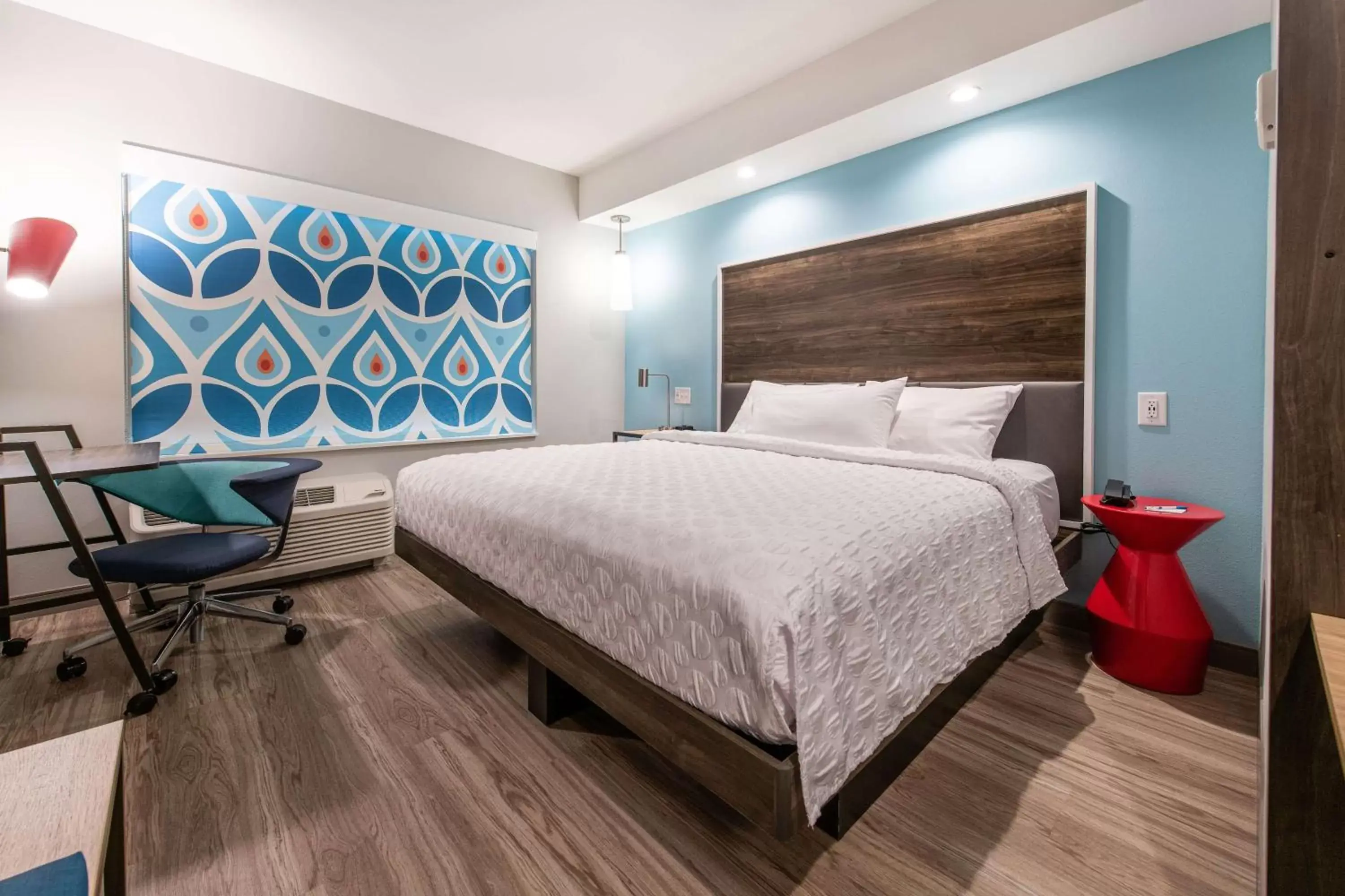 Bedroom, Bed in Tru by Hilton Fayetteville I-95