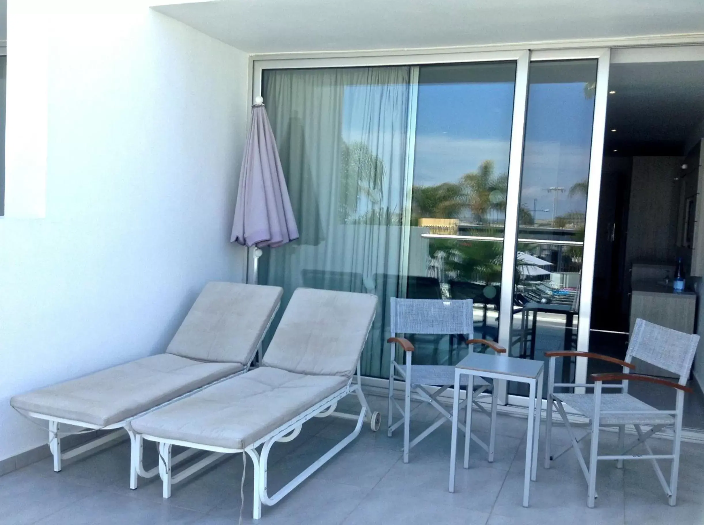 Balcony/Terrace, Seating Area in Limanaki Beach Hotel & Suites