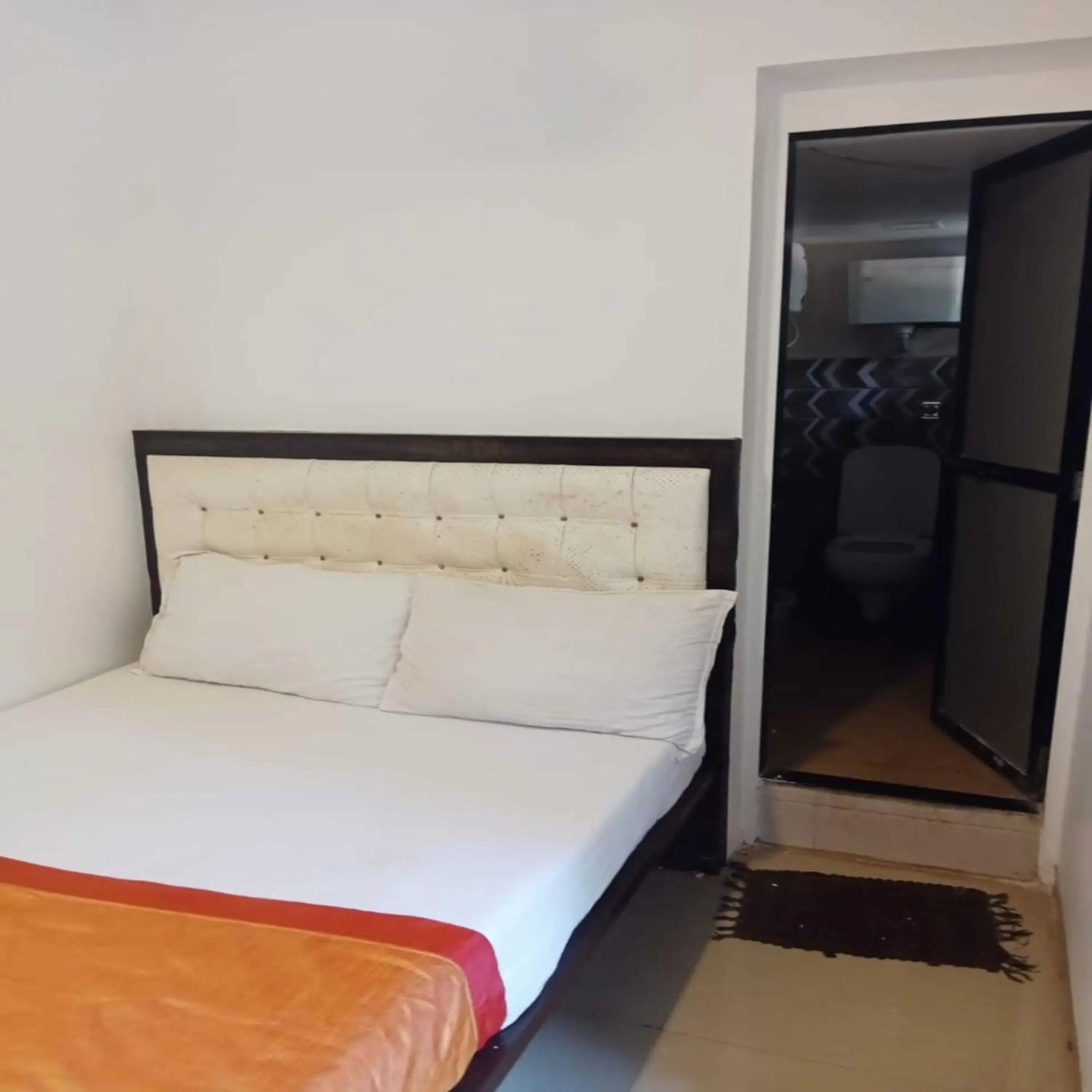 Bedroom, Bed in Hotel Borivali Executive - Near Borivali Railway Station Bedroom, Bed in Hotel Borivali Executive - Near Borivali Railway Station