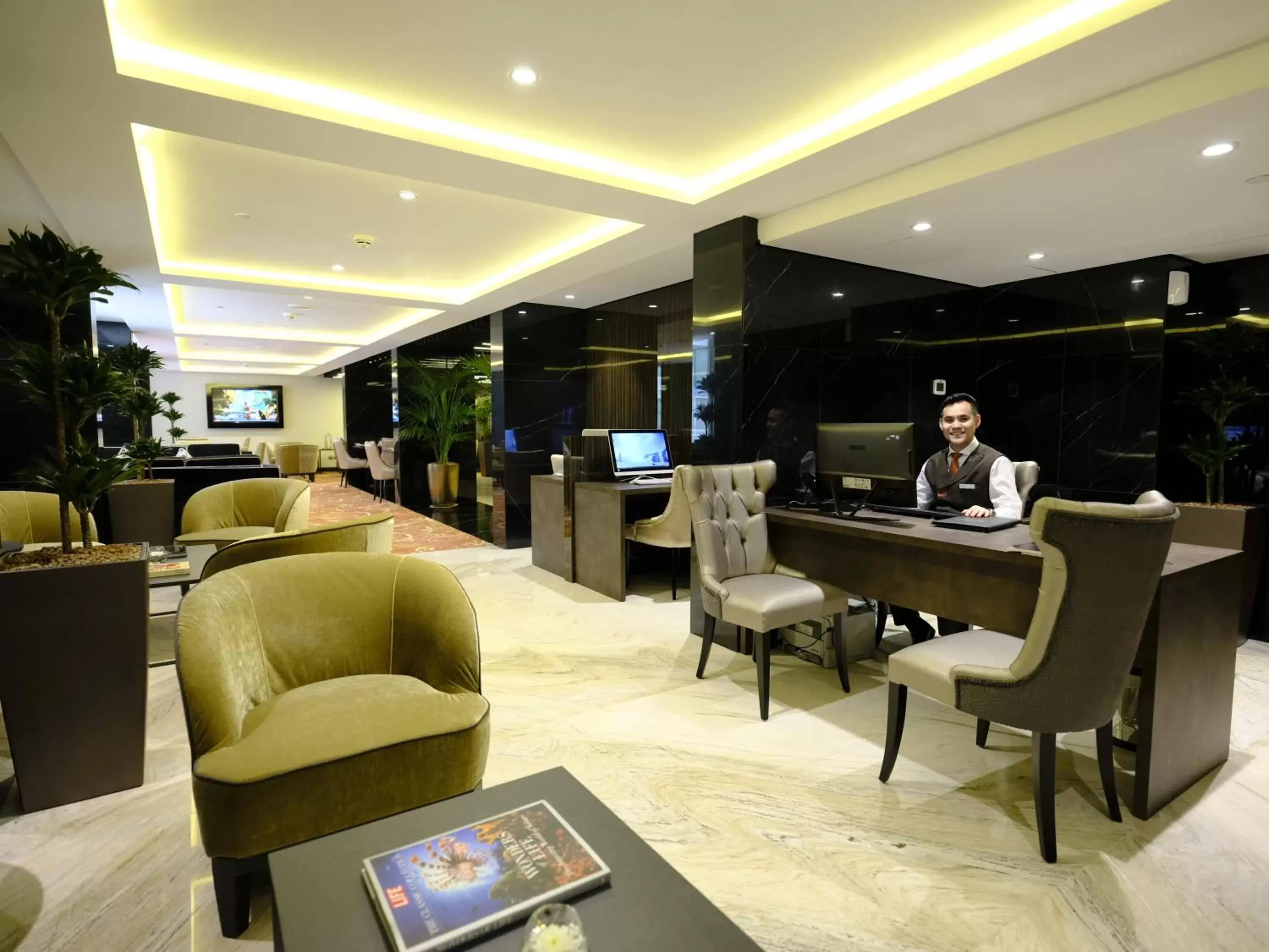Other, Lounge/Bar in Crowne Plaza Kuwait Al Thuraya City, an IHG Hotel