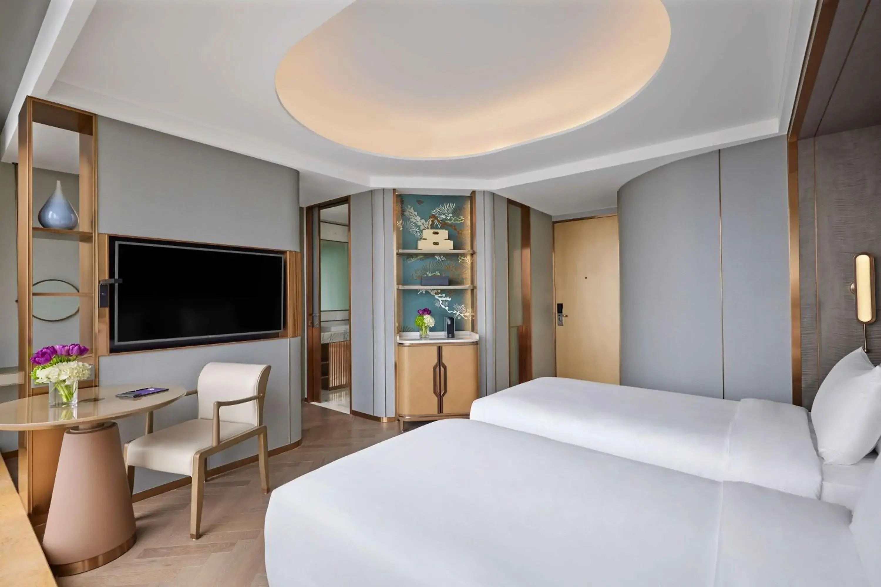 Bedroom, TV/Entertainment Center in Conrad By Hilton Shanghai