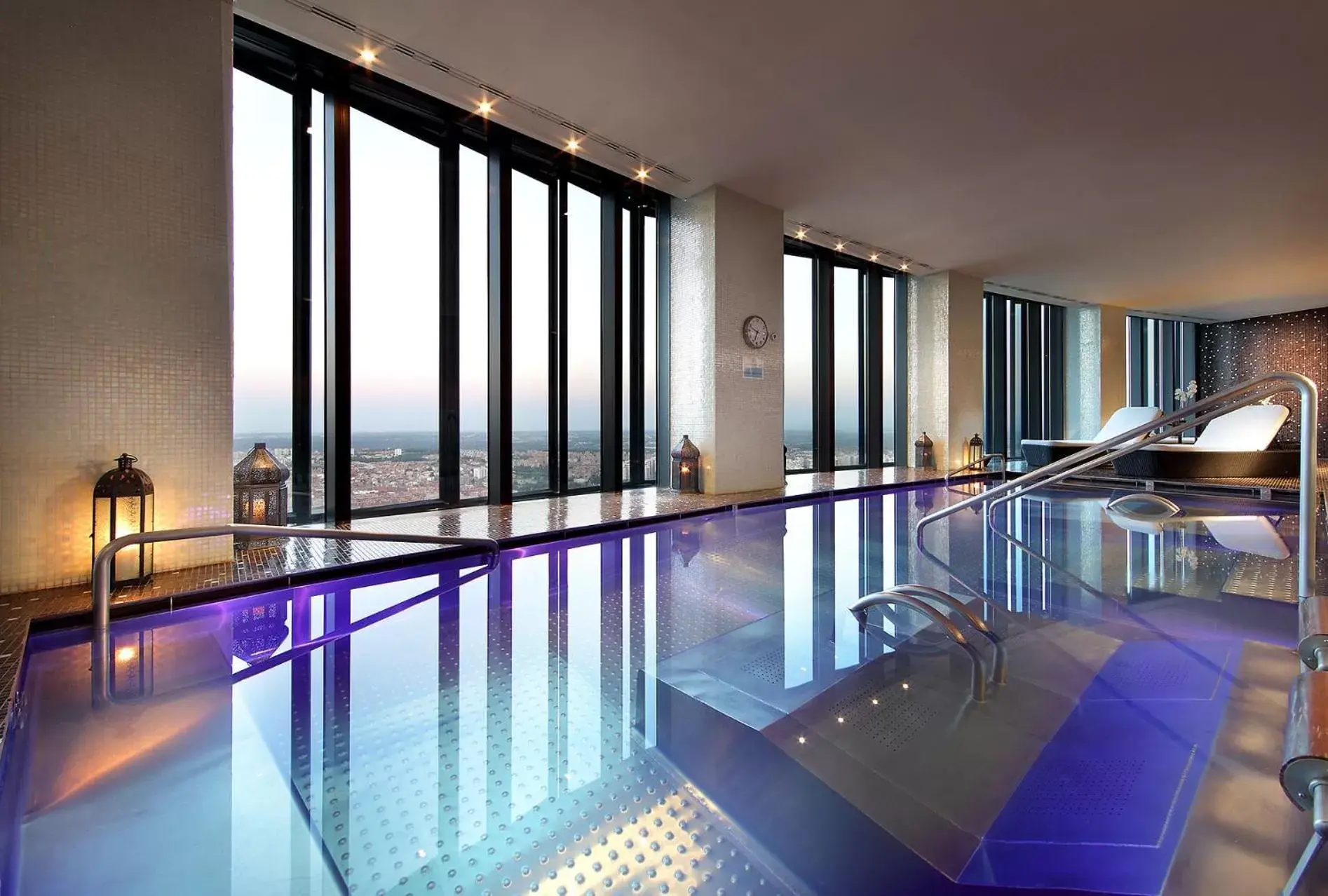 Spa and wellness centre/facilities, Swimming Pool in Eurostars Madrid Tower