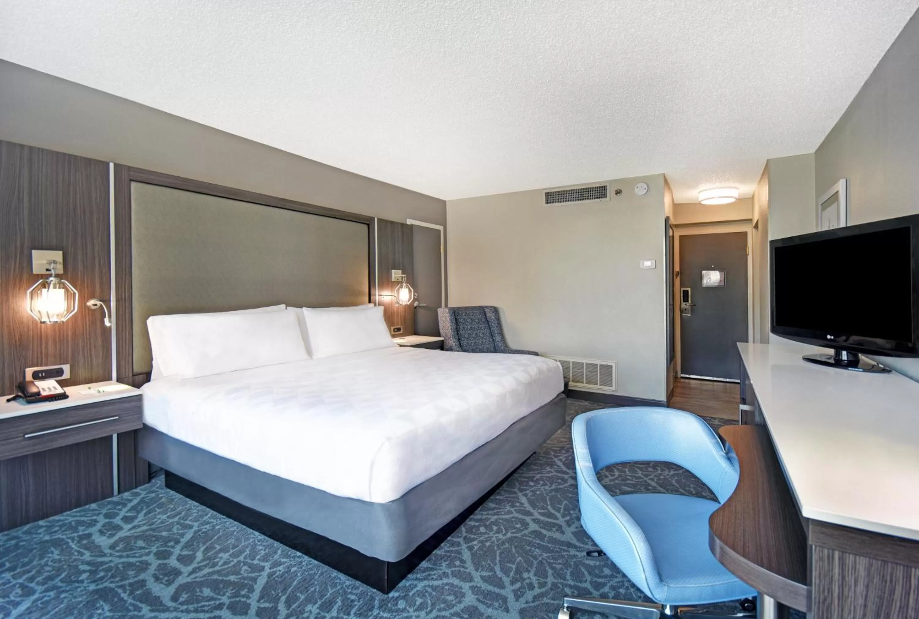 Photo of the whole room, Bed in Holiday Inn - Memphis Downtown - Beale St. by IHG