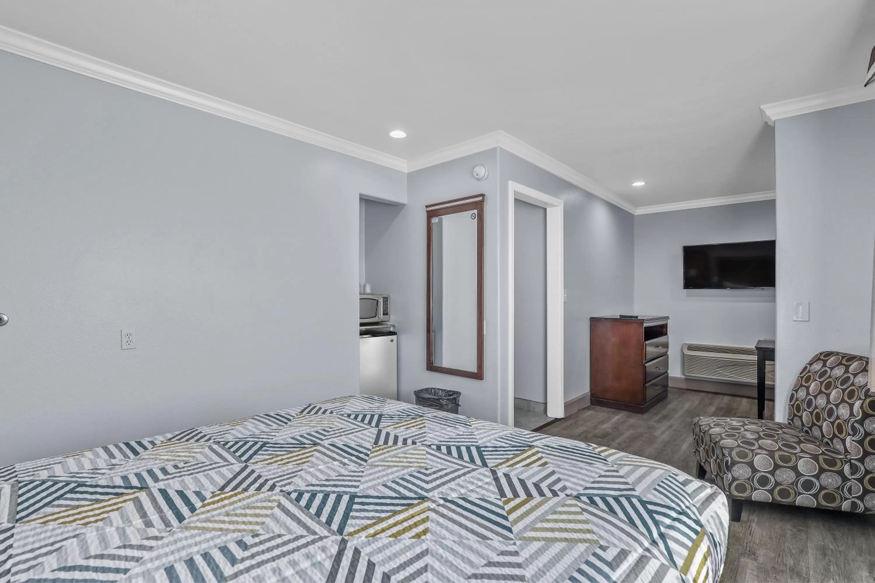 Bed in Motel 6 Carlsbad, Ca- North