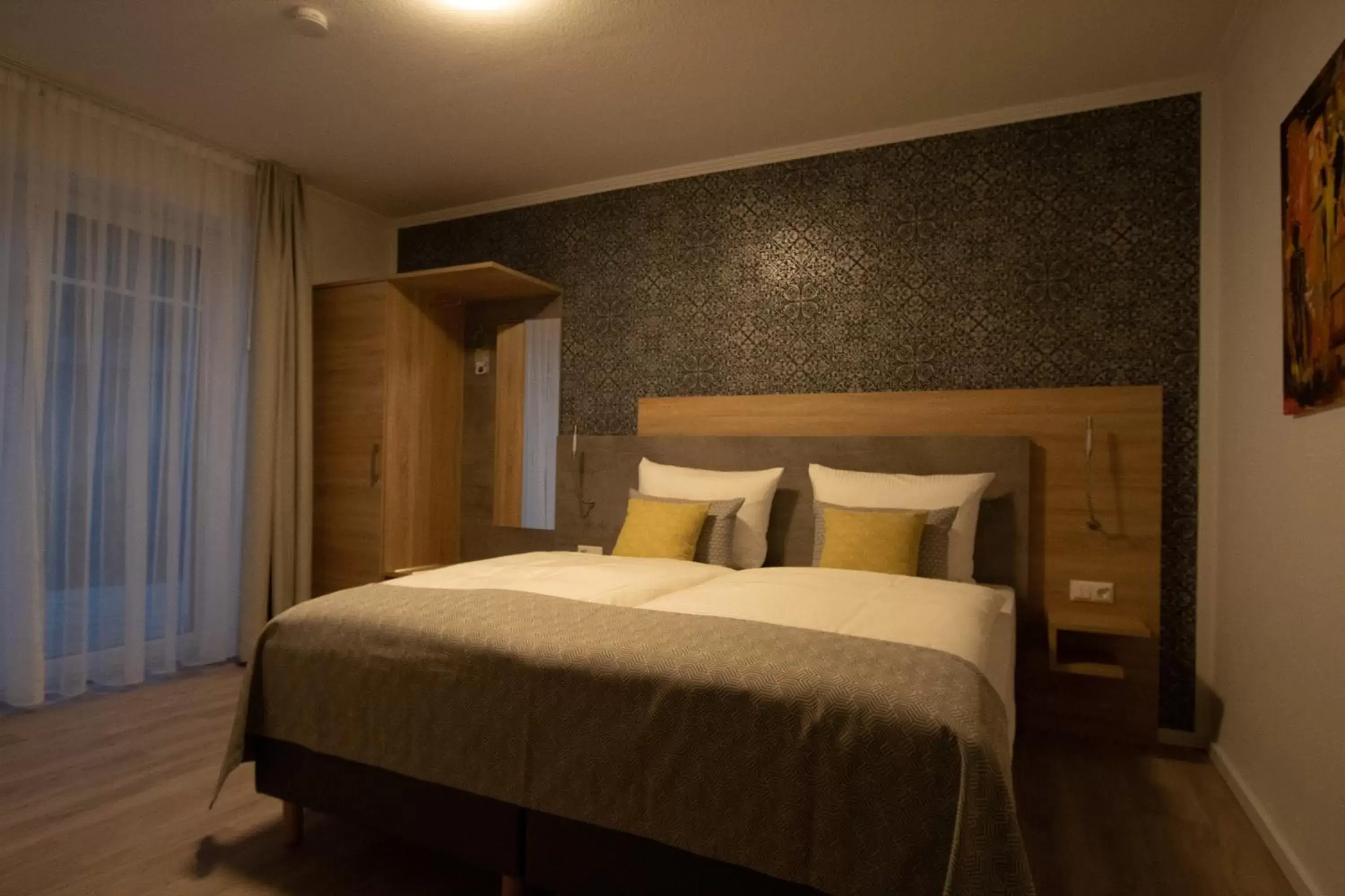 Double Room with Private Bathroom - single occupancy in Central Hotel Wagenfeld Double Room with Private Bathroom - single occupancy in Central Hotel Wagenfeld