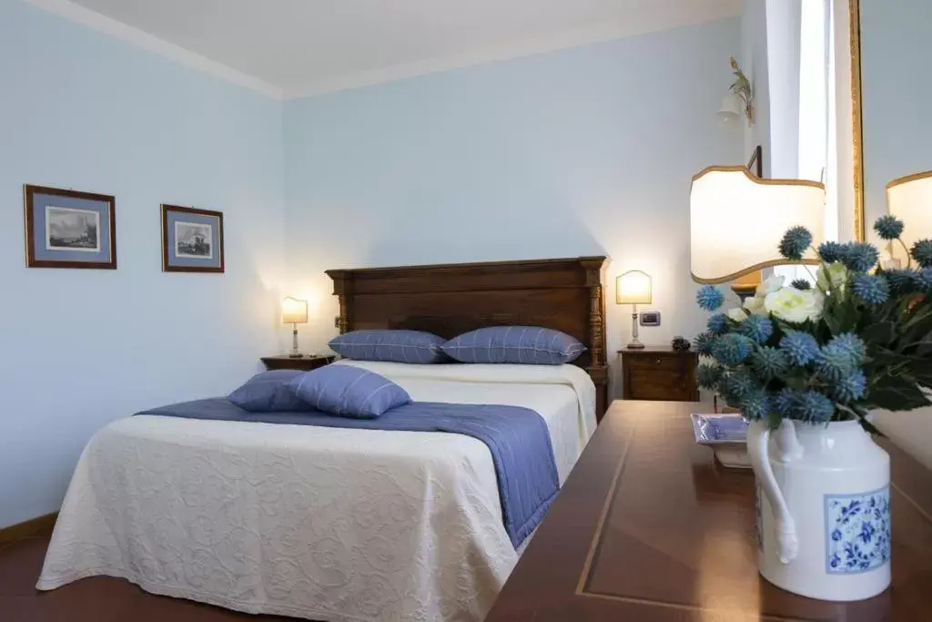 Bedroom, Bed in Albergo Villa Cristina