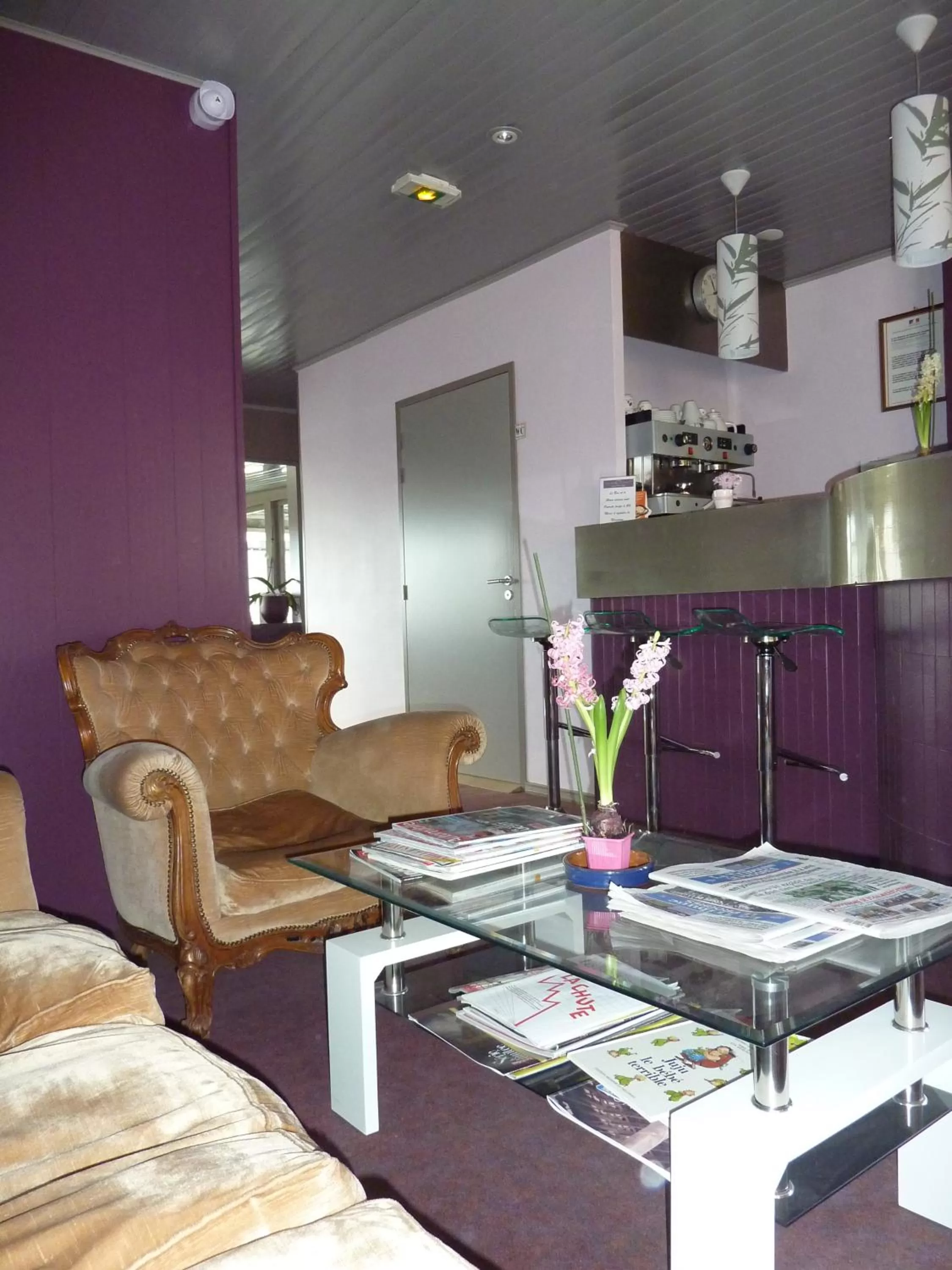 Lounge or bar, Seating Area in Les Jardins du Forez