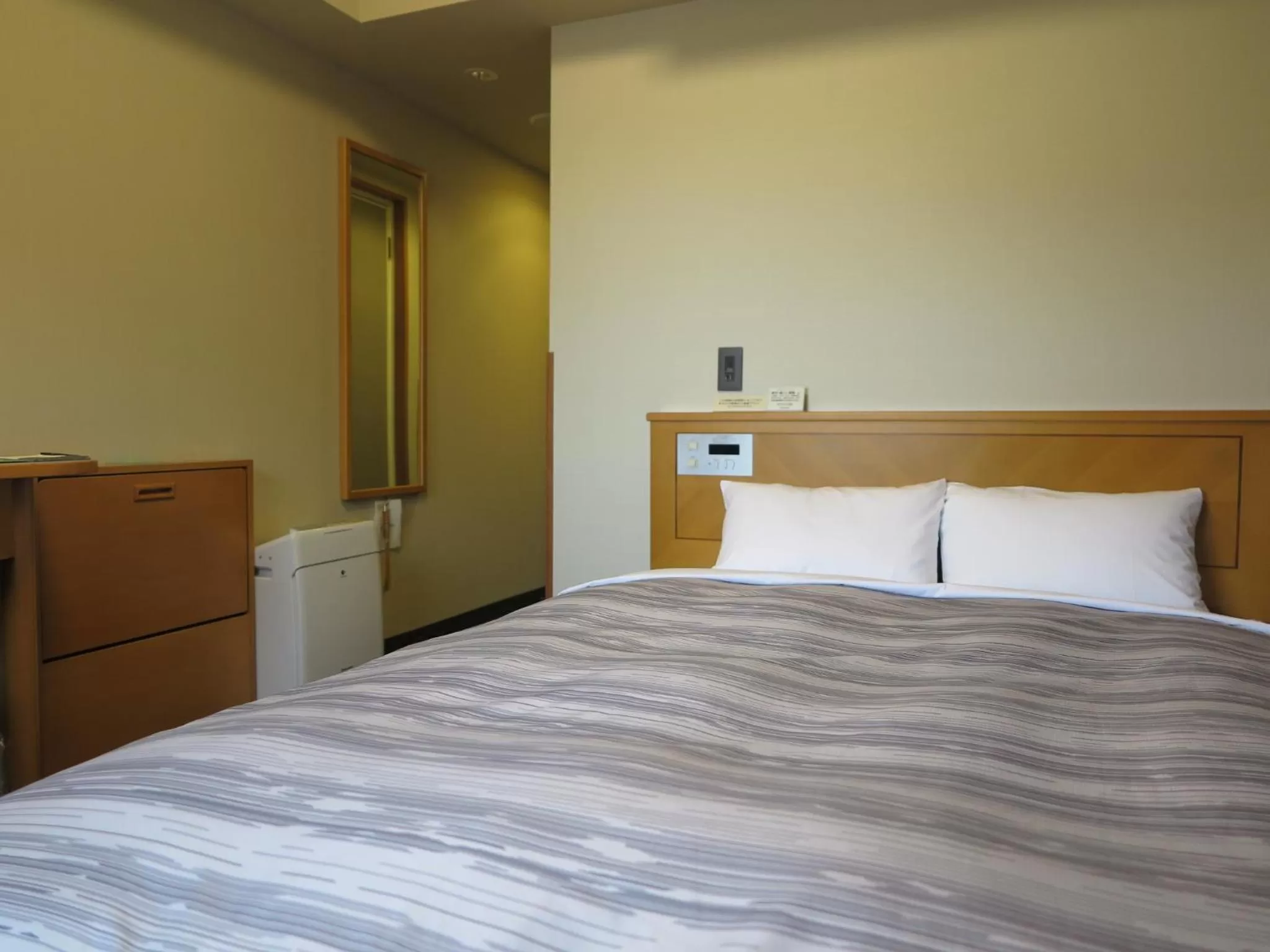 Photo of the whole room, Bed in Hotel Route-Inn Kikugawa Inter
