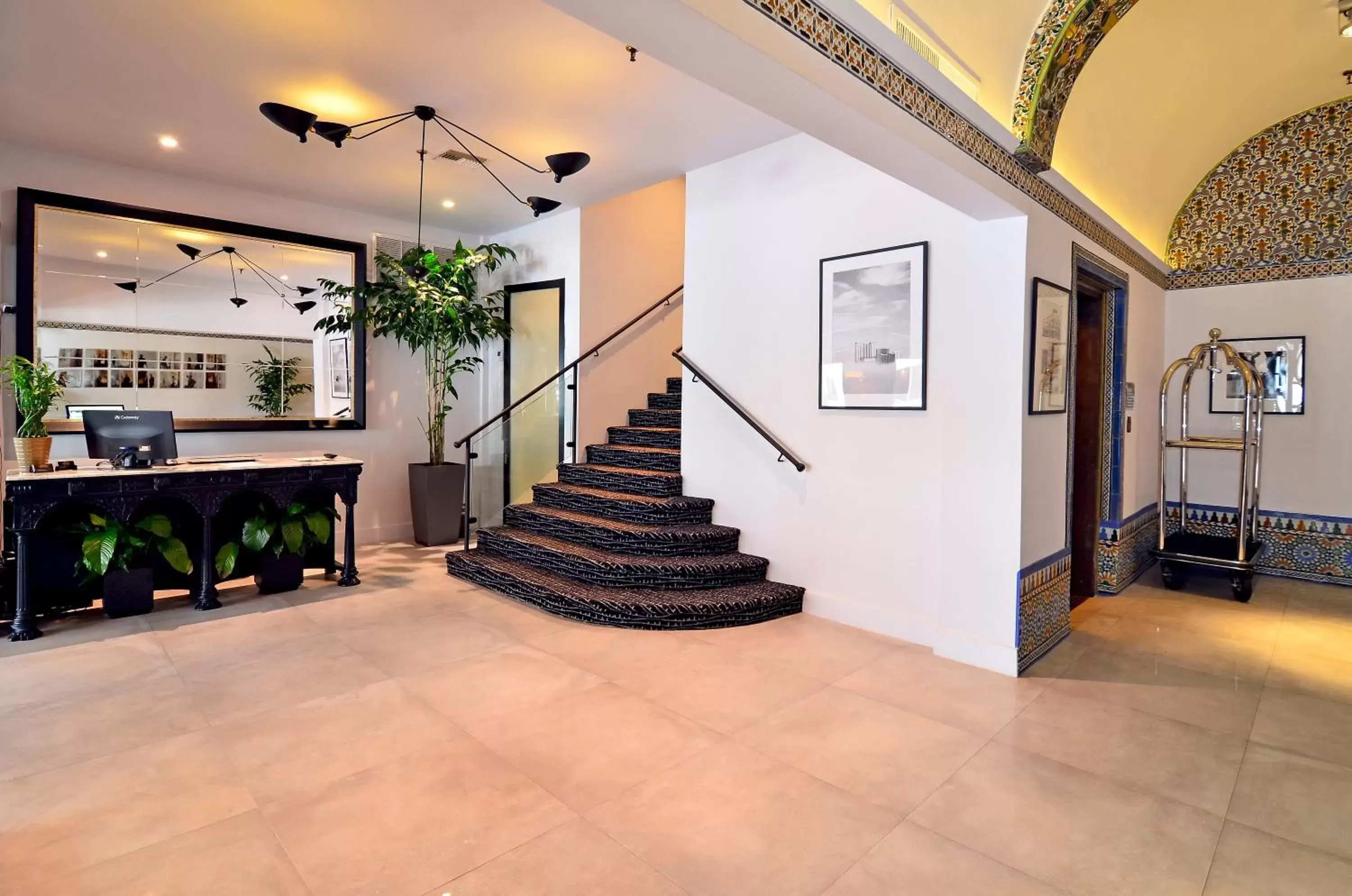 Property building in Hotel St. Michel Property building in Hotel St. Michel