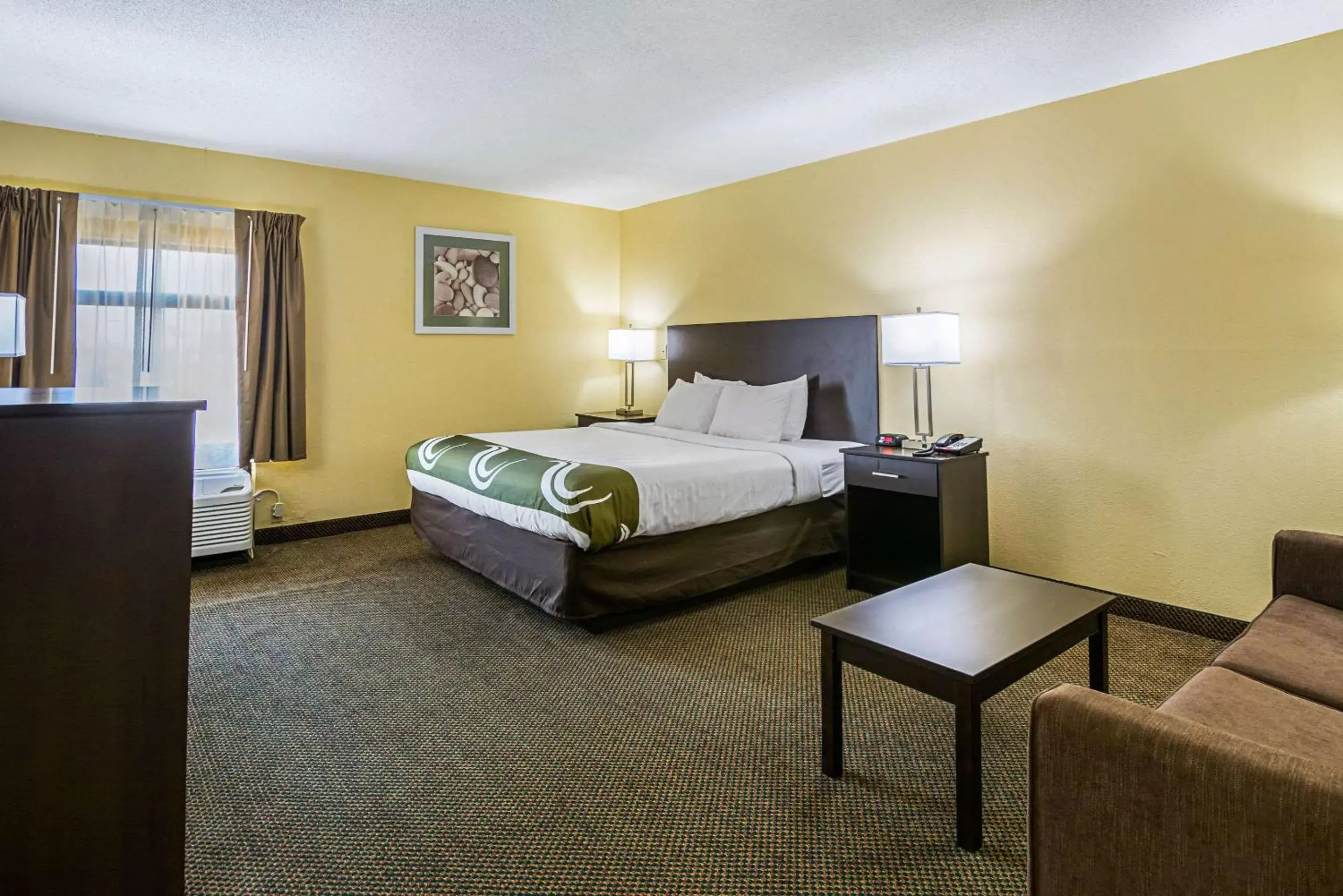 Photo of the whole room, Bed in Quality Inn & Suites Greensburg I-74