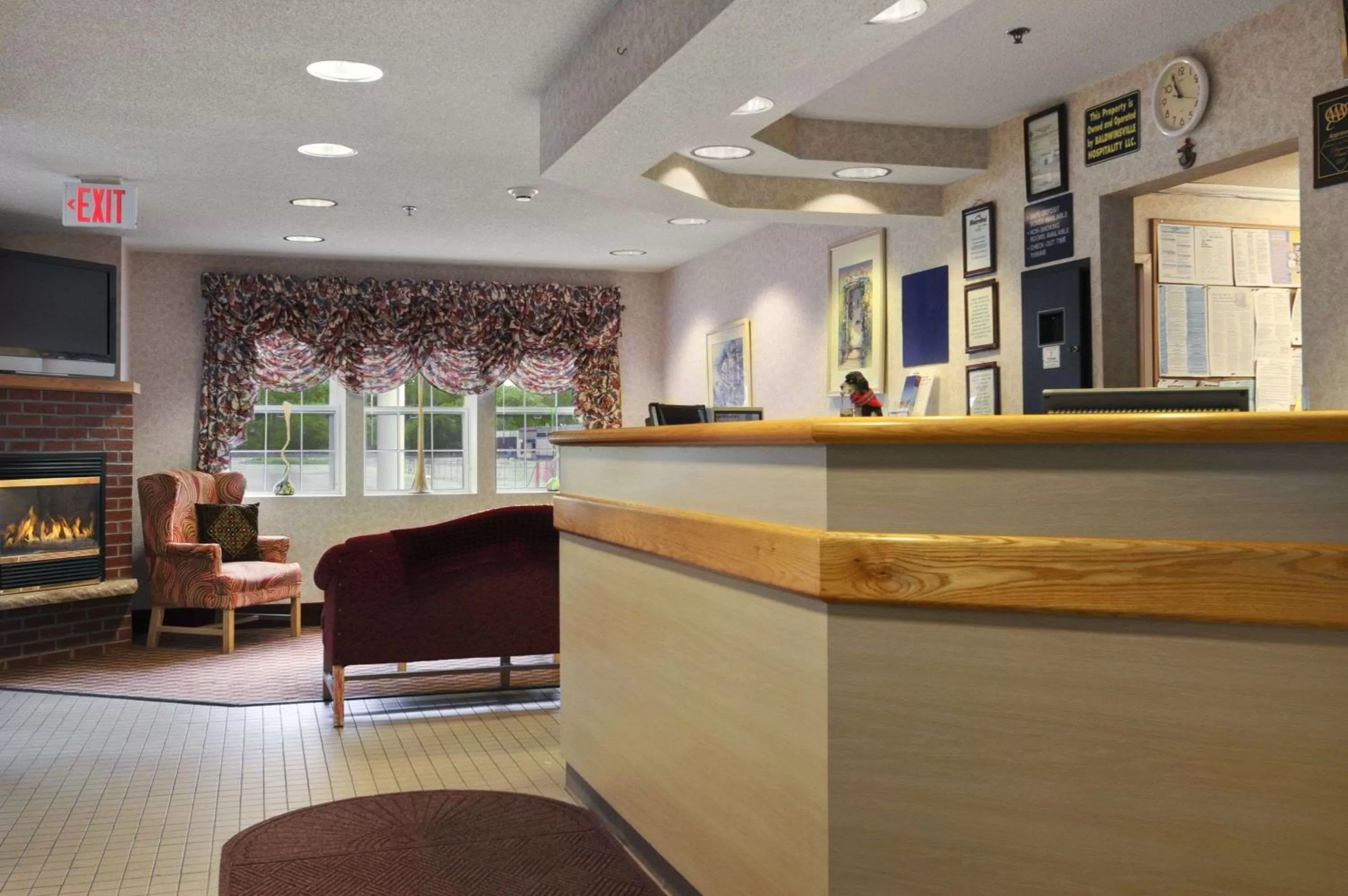 Lobby or reception in Microtel Inn & Suites by Wyndham Syracuse Baldwinsville