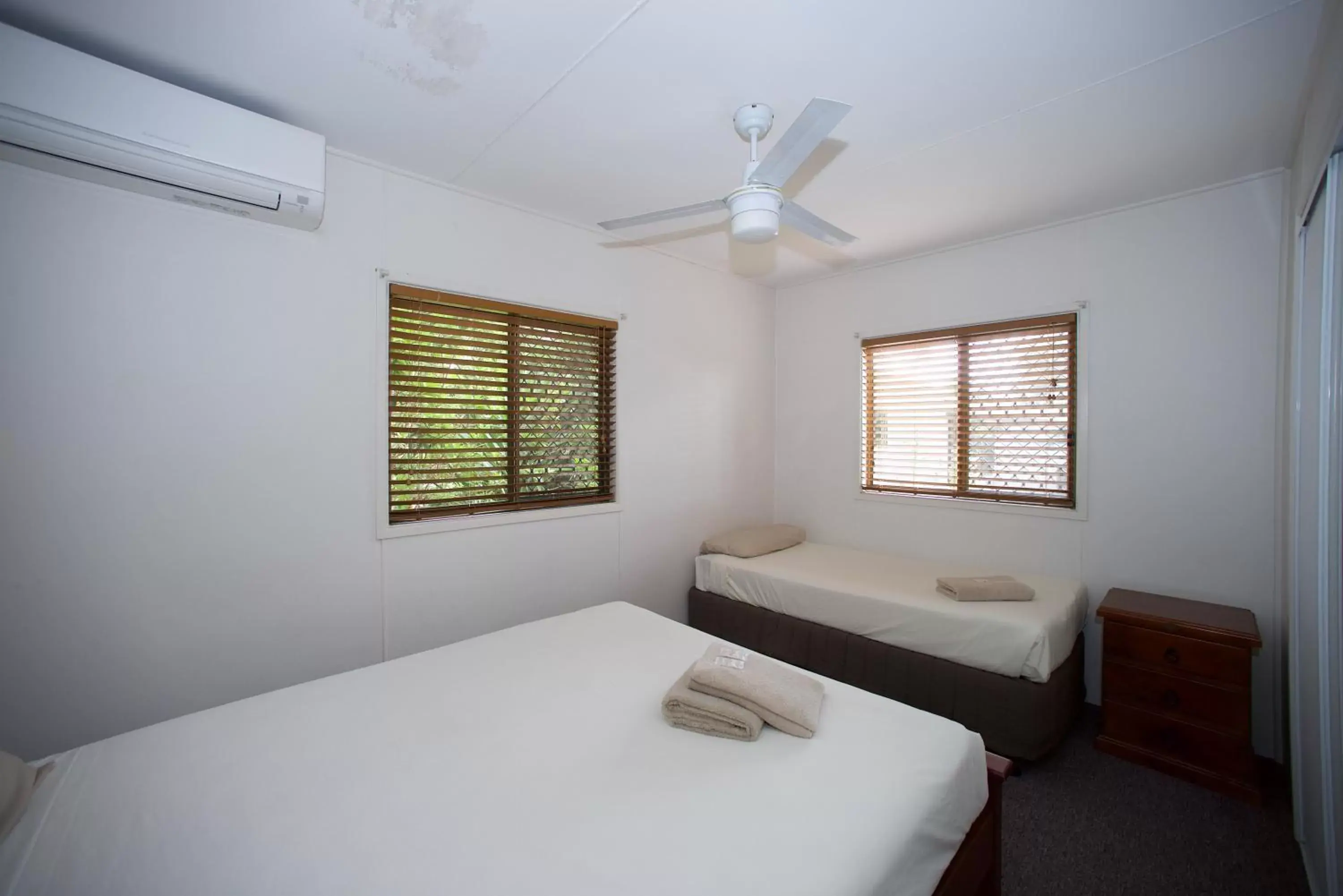 Day, Bed in Ingenia Holidays Taigum (Formerly Colonial Village)