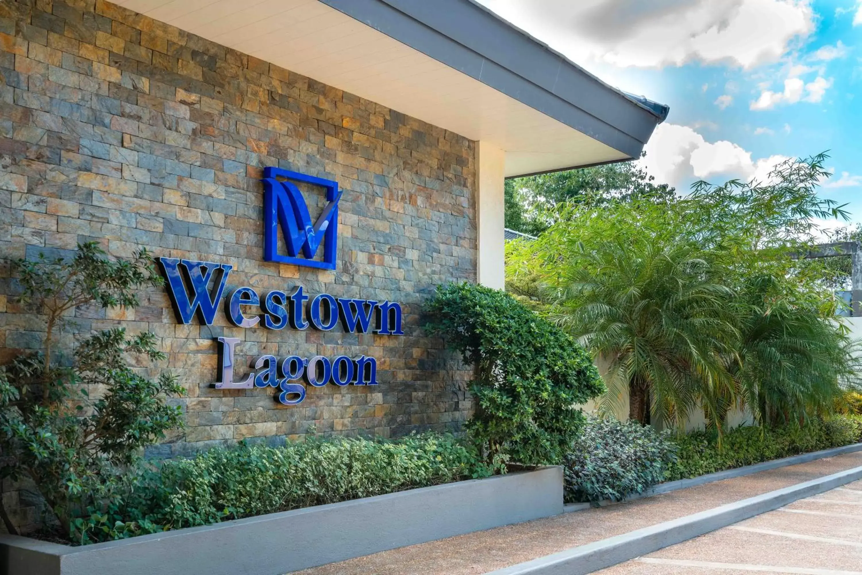 Facade/entrance in MO2 Westown Lagoon Coron