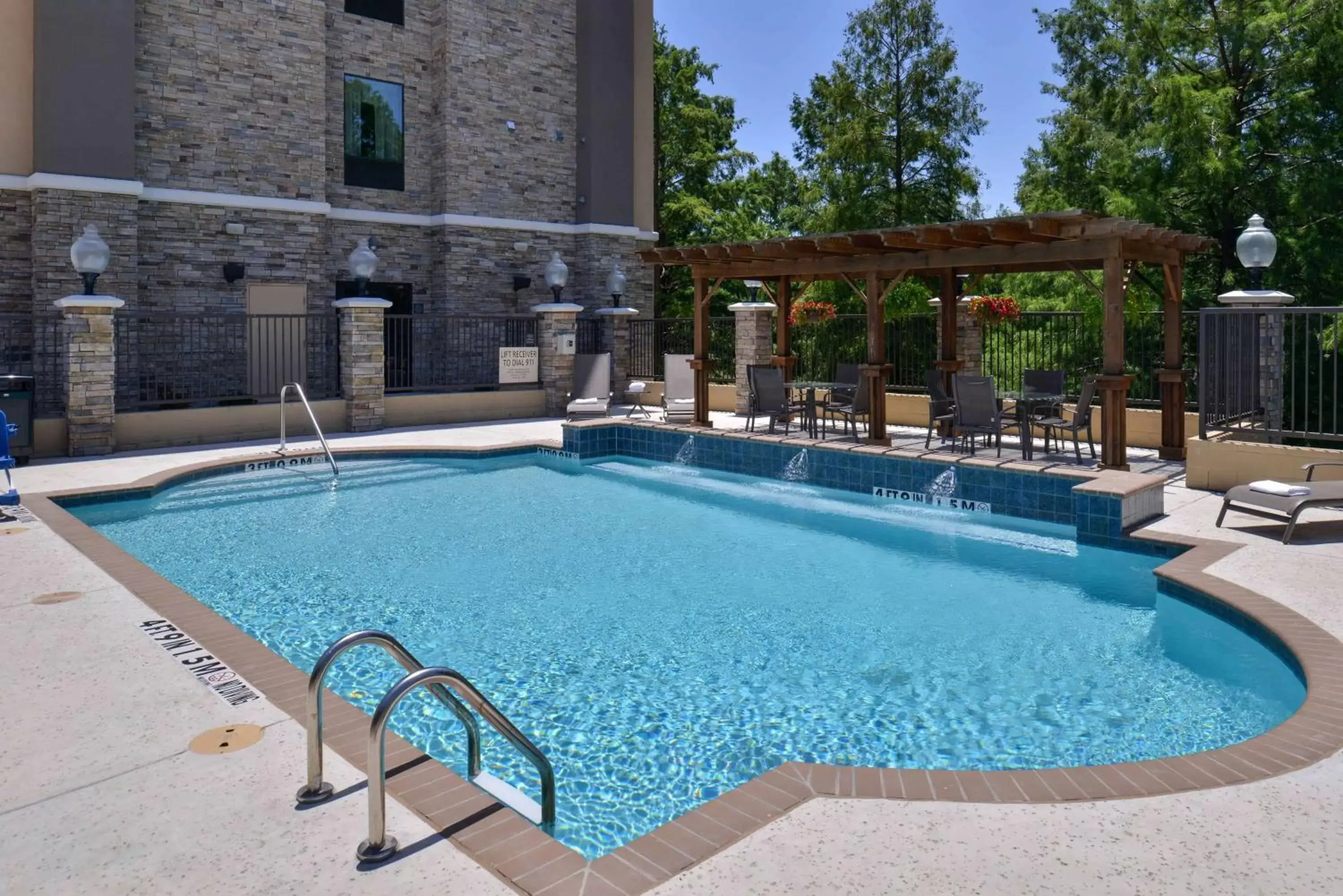 Pool view, Swimming Pool in Hampton Inn & Suites Dallas Market Center