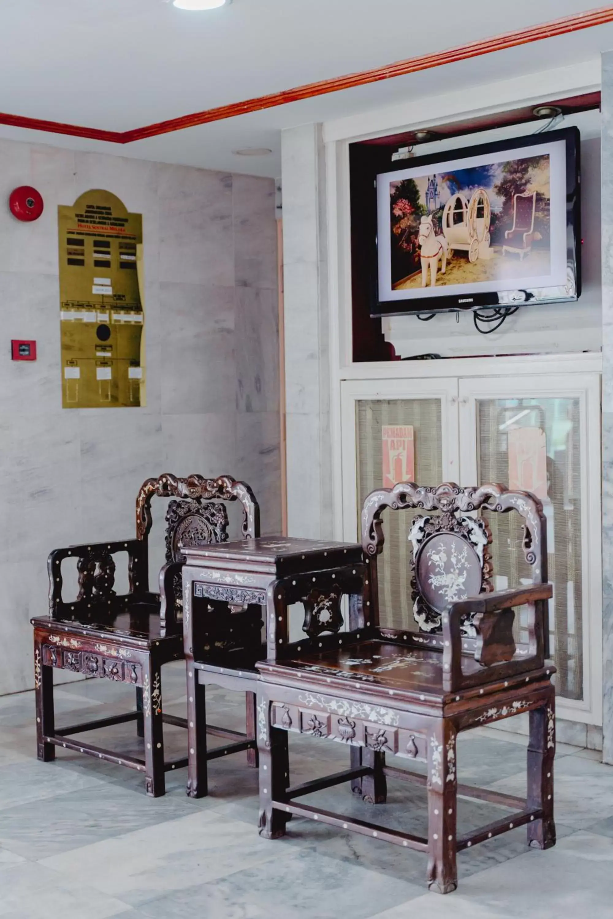 Seating area, Restaurant/Places to Eat in Hotel Sentral Melaka @ City Centre