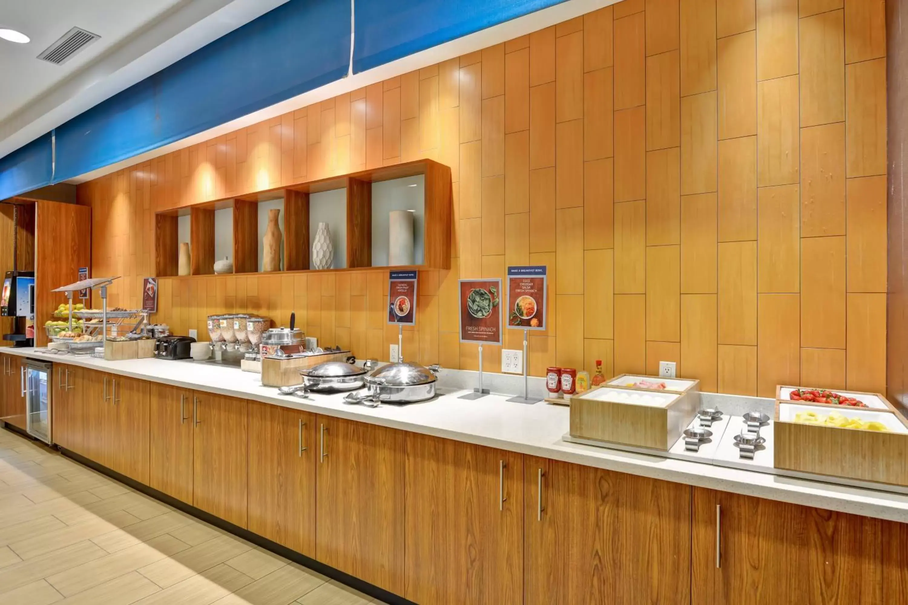 Breakfast, Restaurant/Places to Eat in SpringHill Suites Cincinnati Airport South