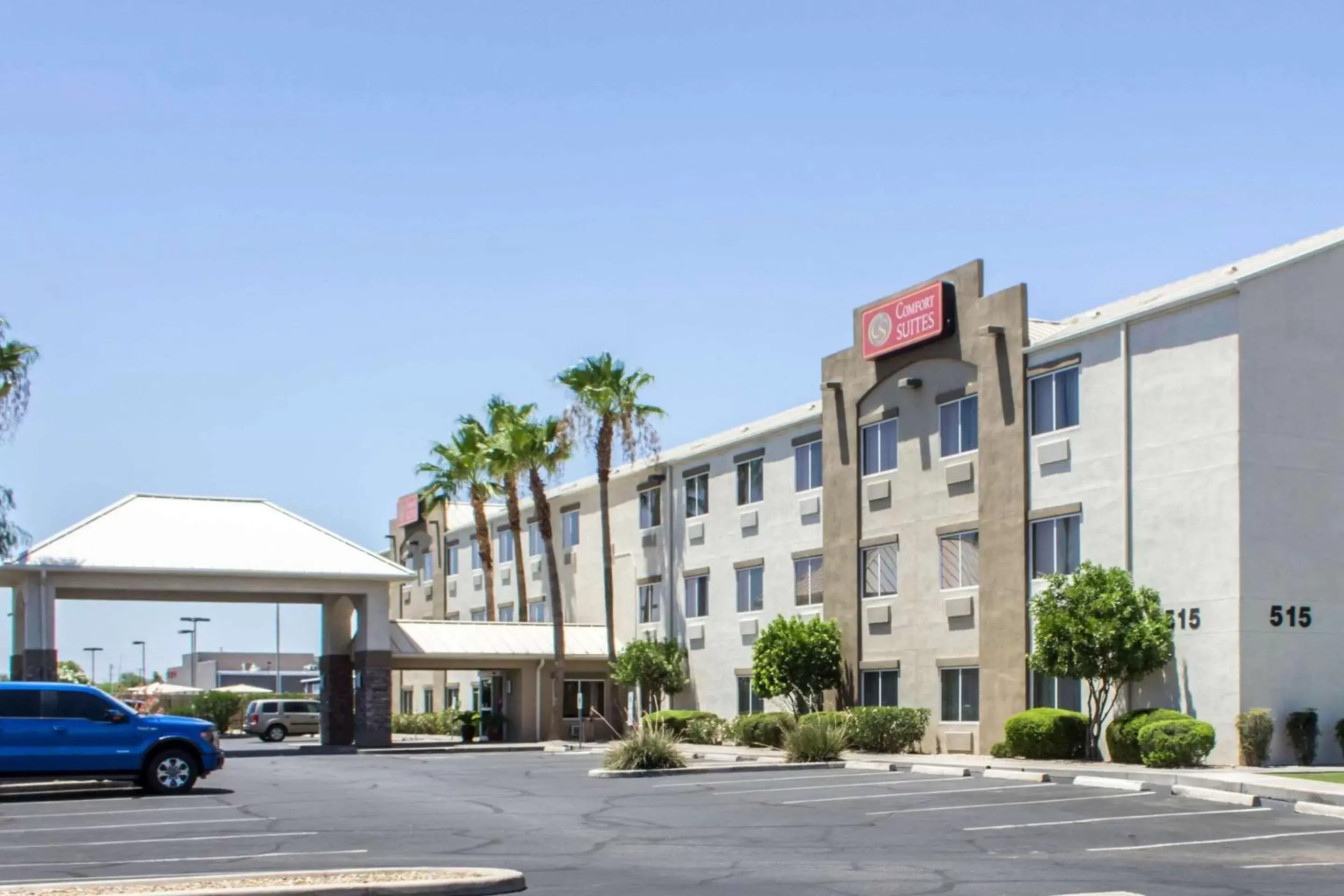 Property Building in Comfort Suites at Tucson Mall