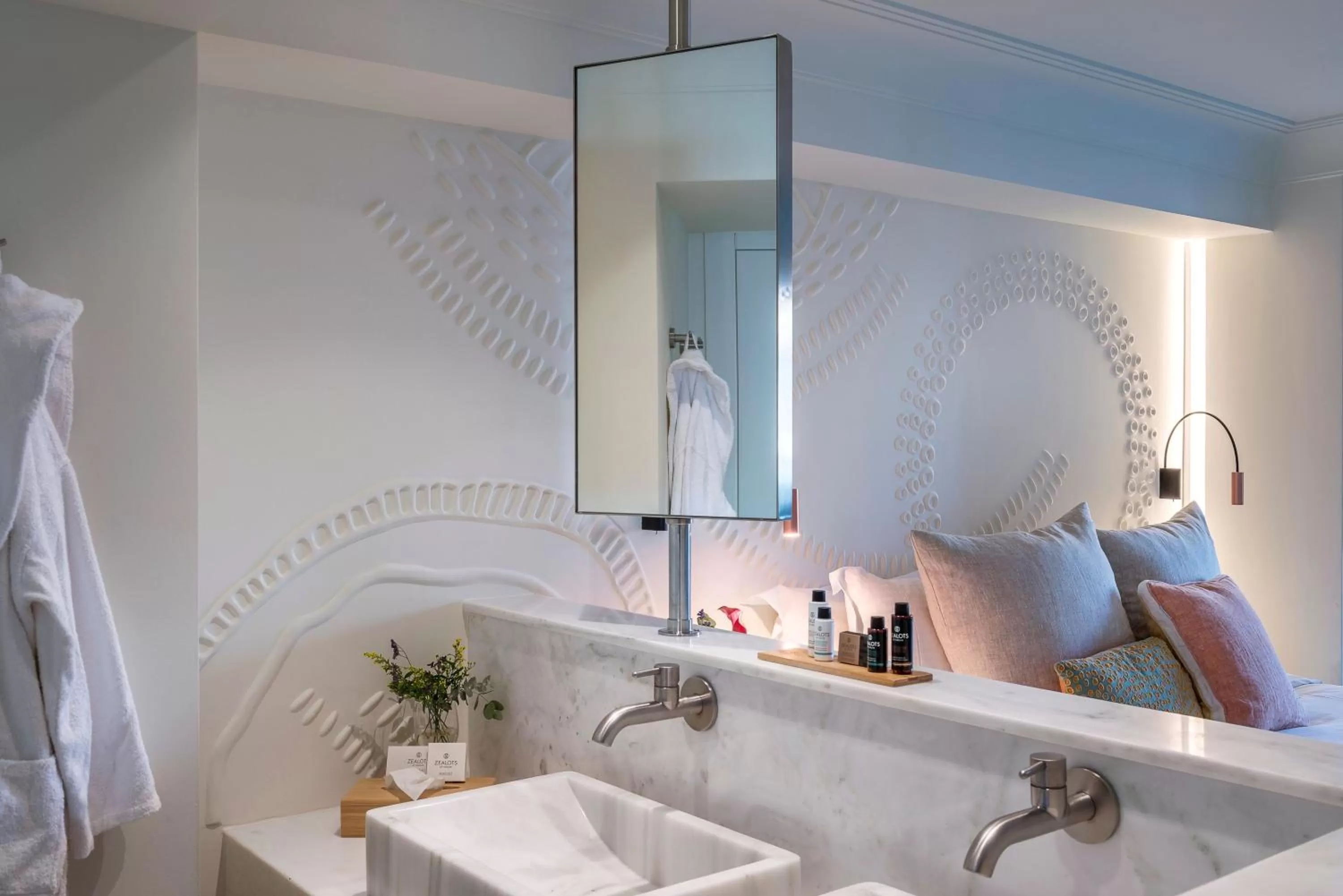 Bathroom, Bed in Niche Hotel Athens