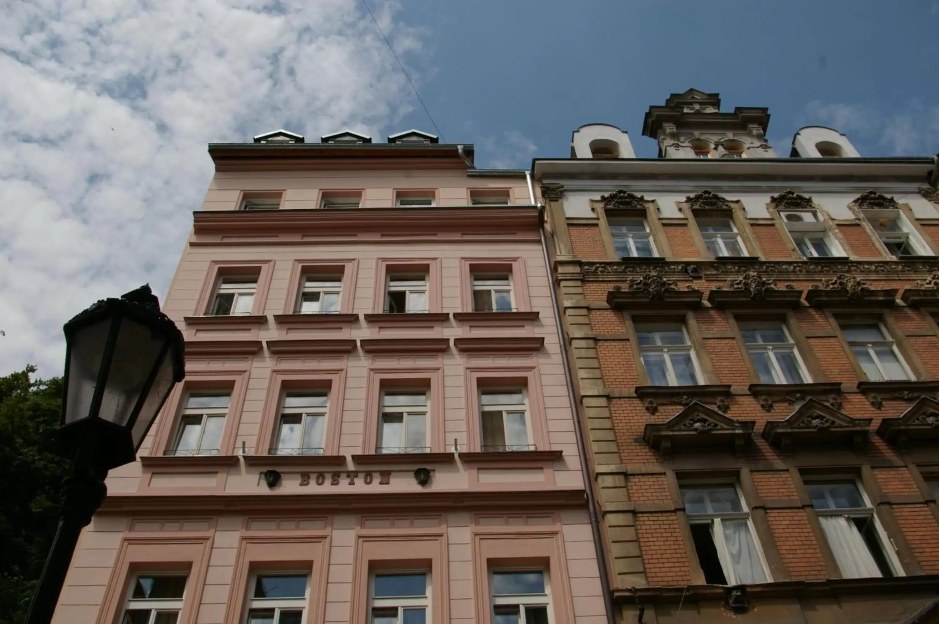 Facade/entrance, Property Building in Hotel Boston