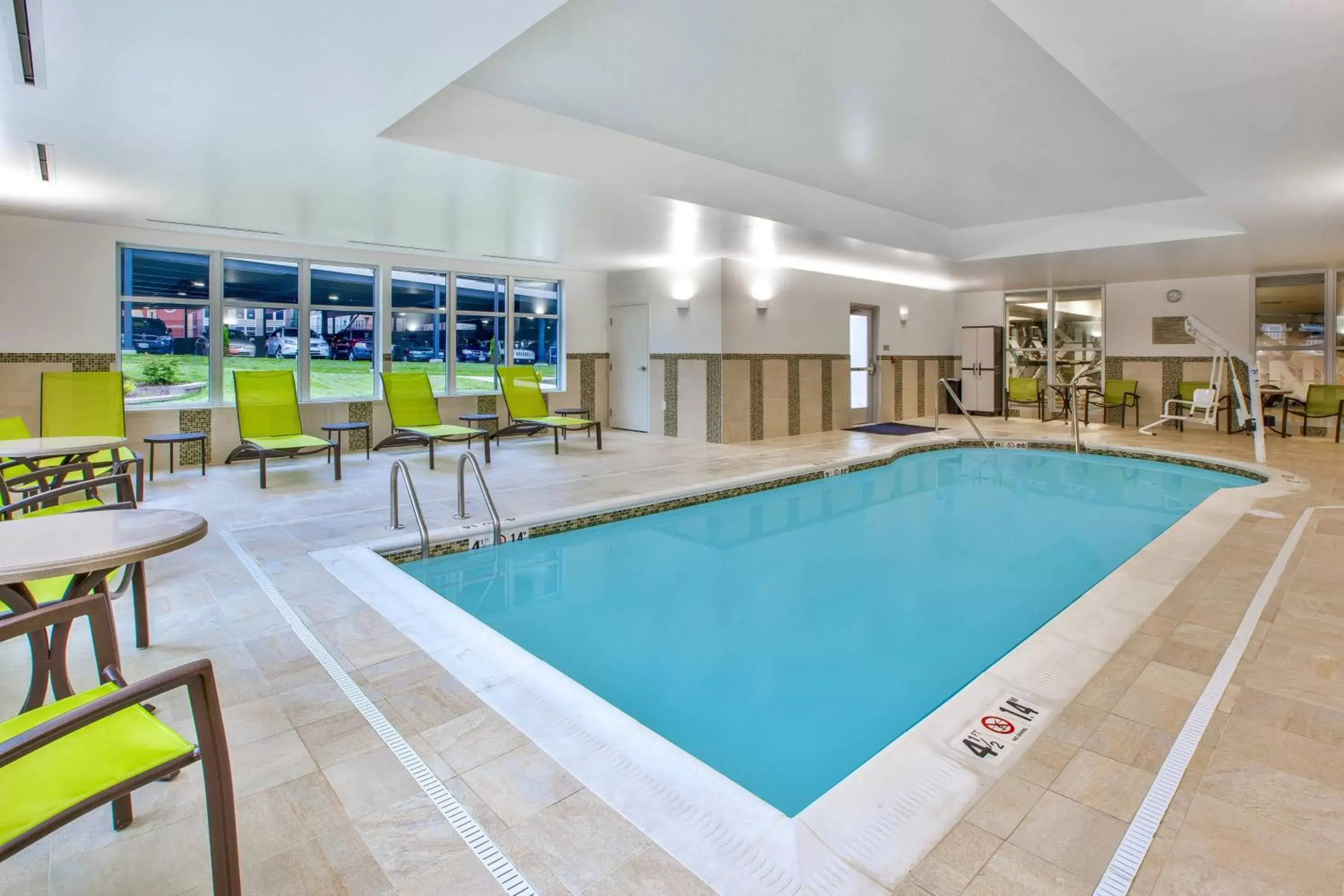 Swimming Pool in SpringHill Suites by Marriott Pittsburgh Butler/Centre City